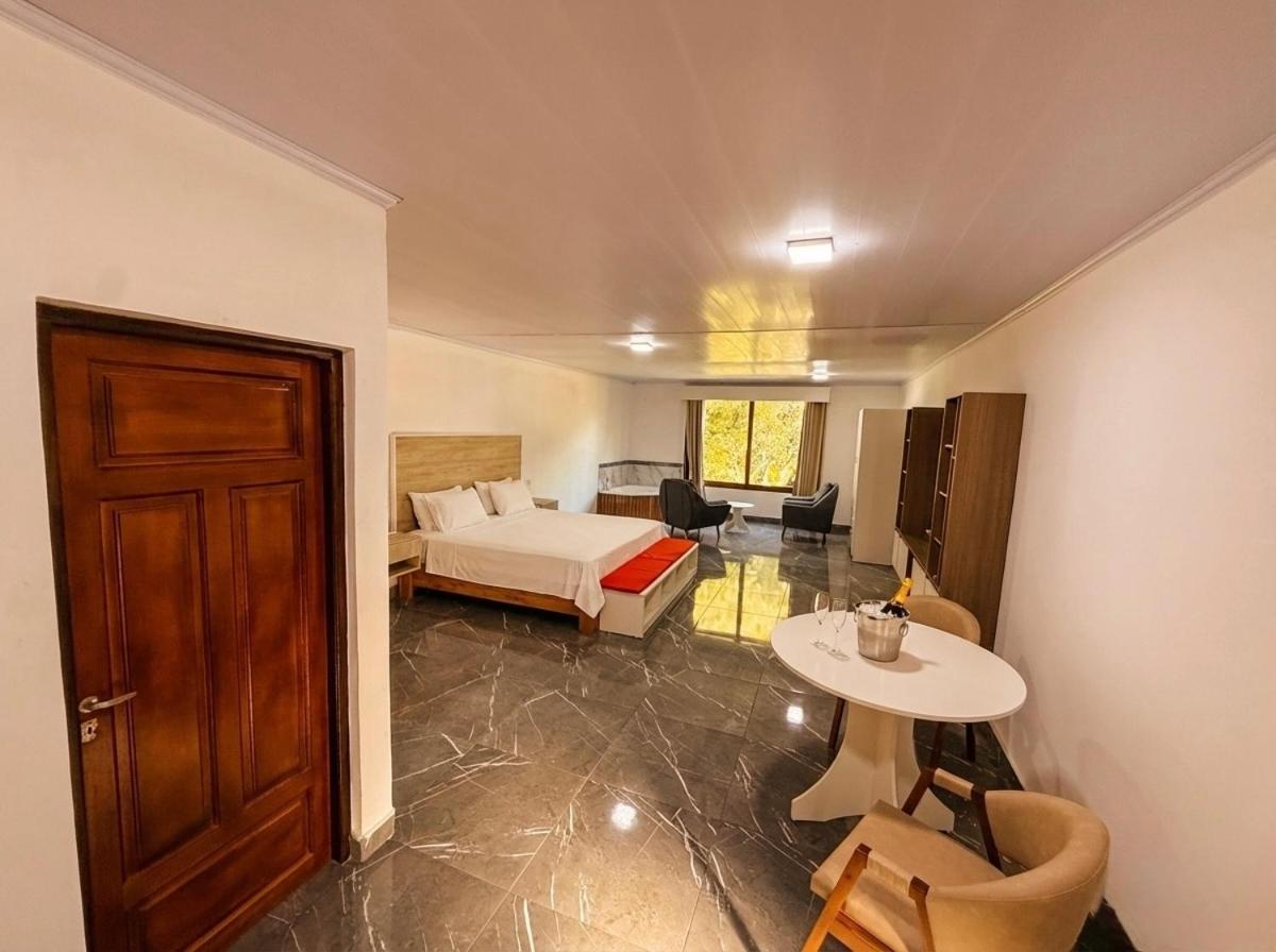 Deluxe Suite with Spa Bath photo 1