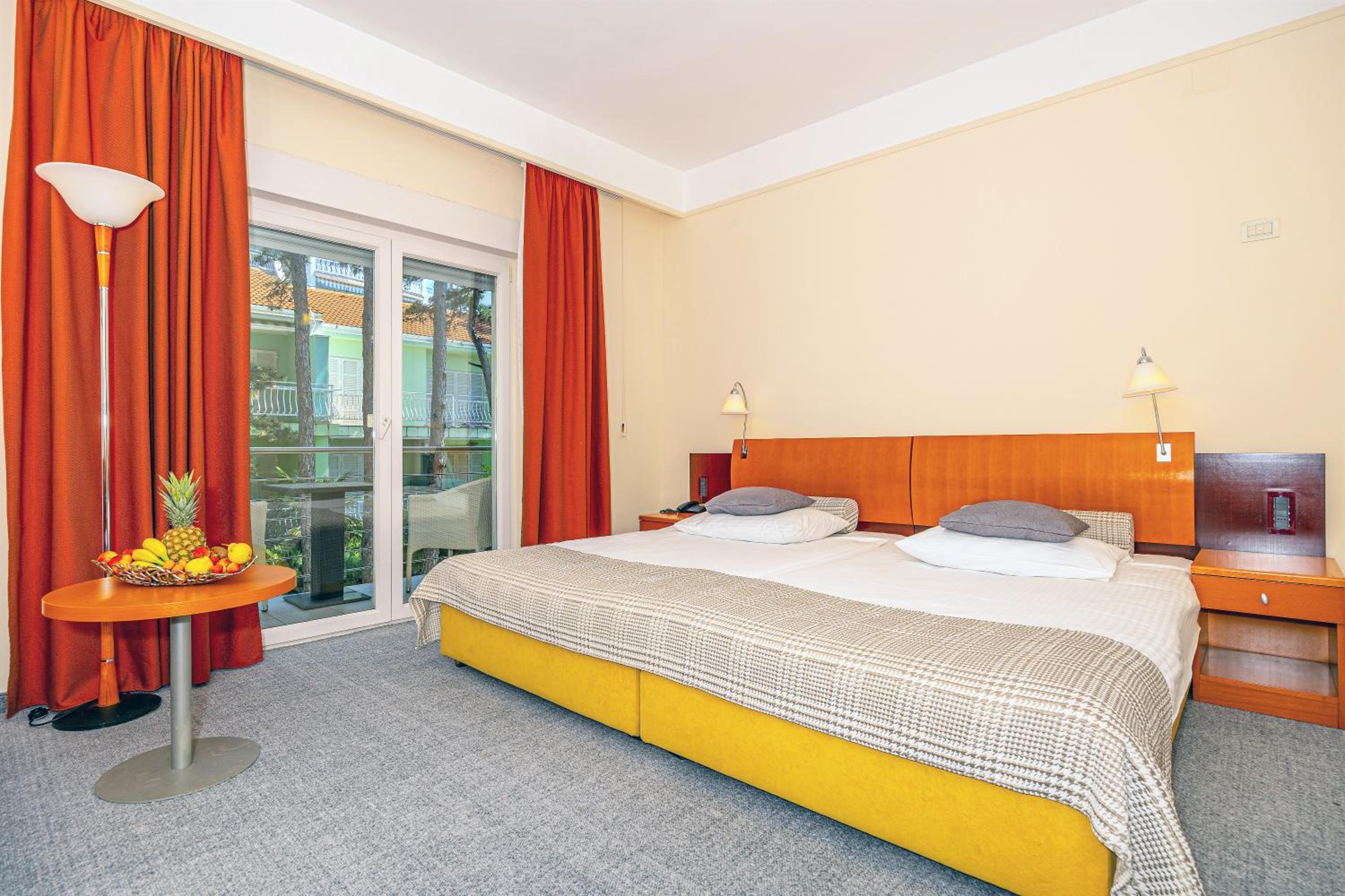 Double Room with Park View - Photo 5