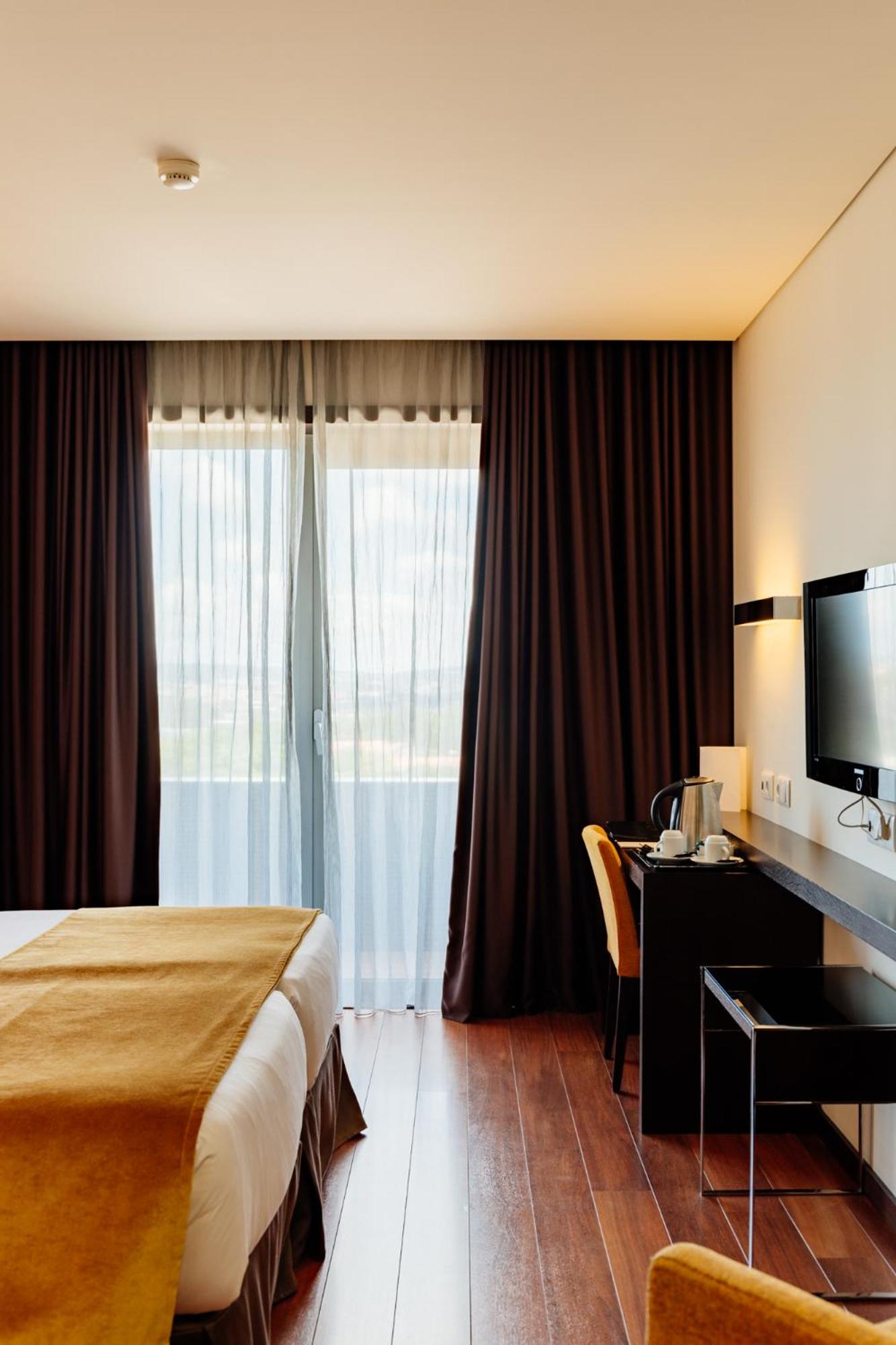 Triple Room with Balcony - Photo 5