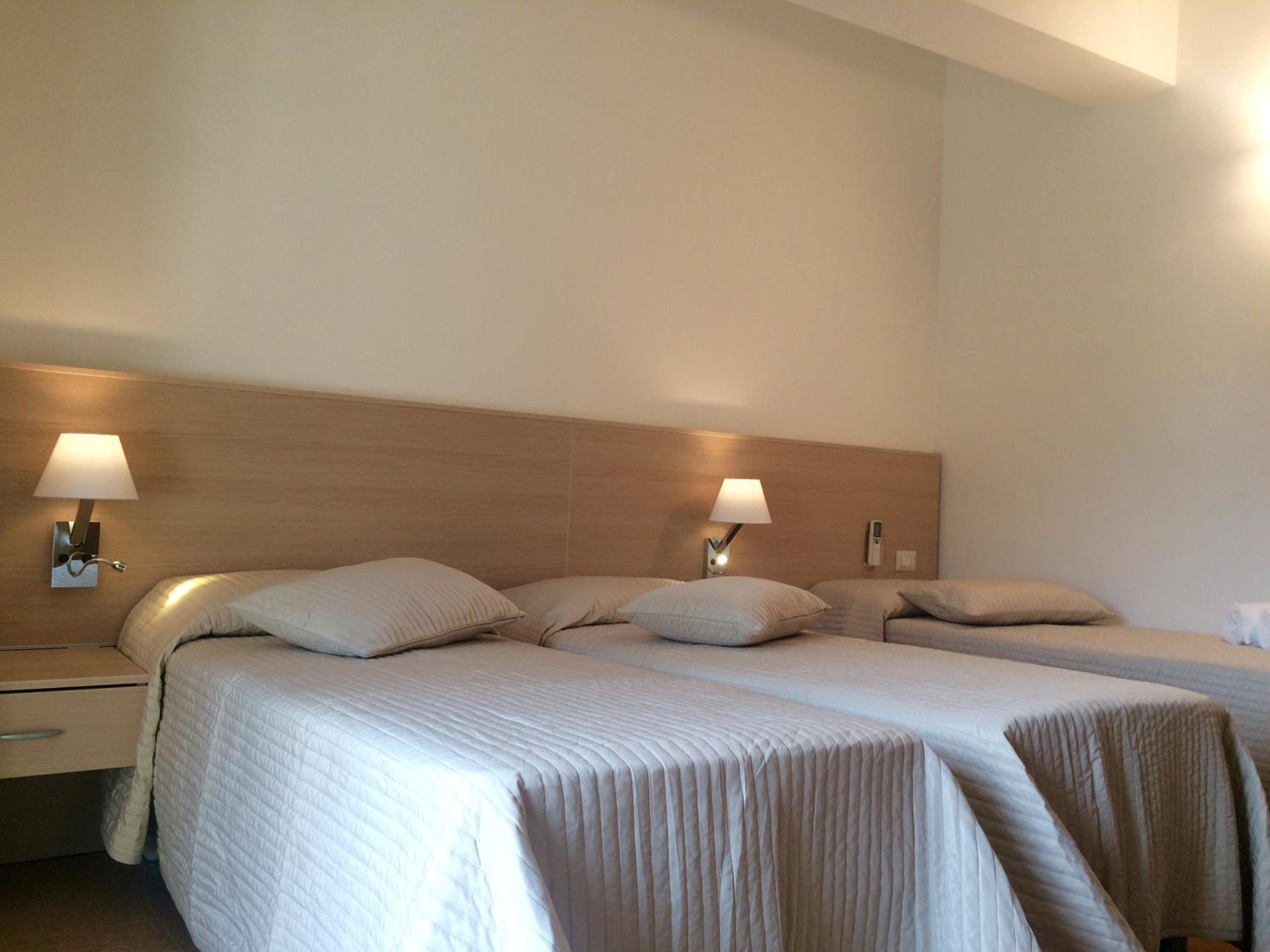 Classic Triple Room photo 2