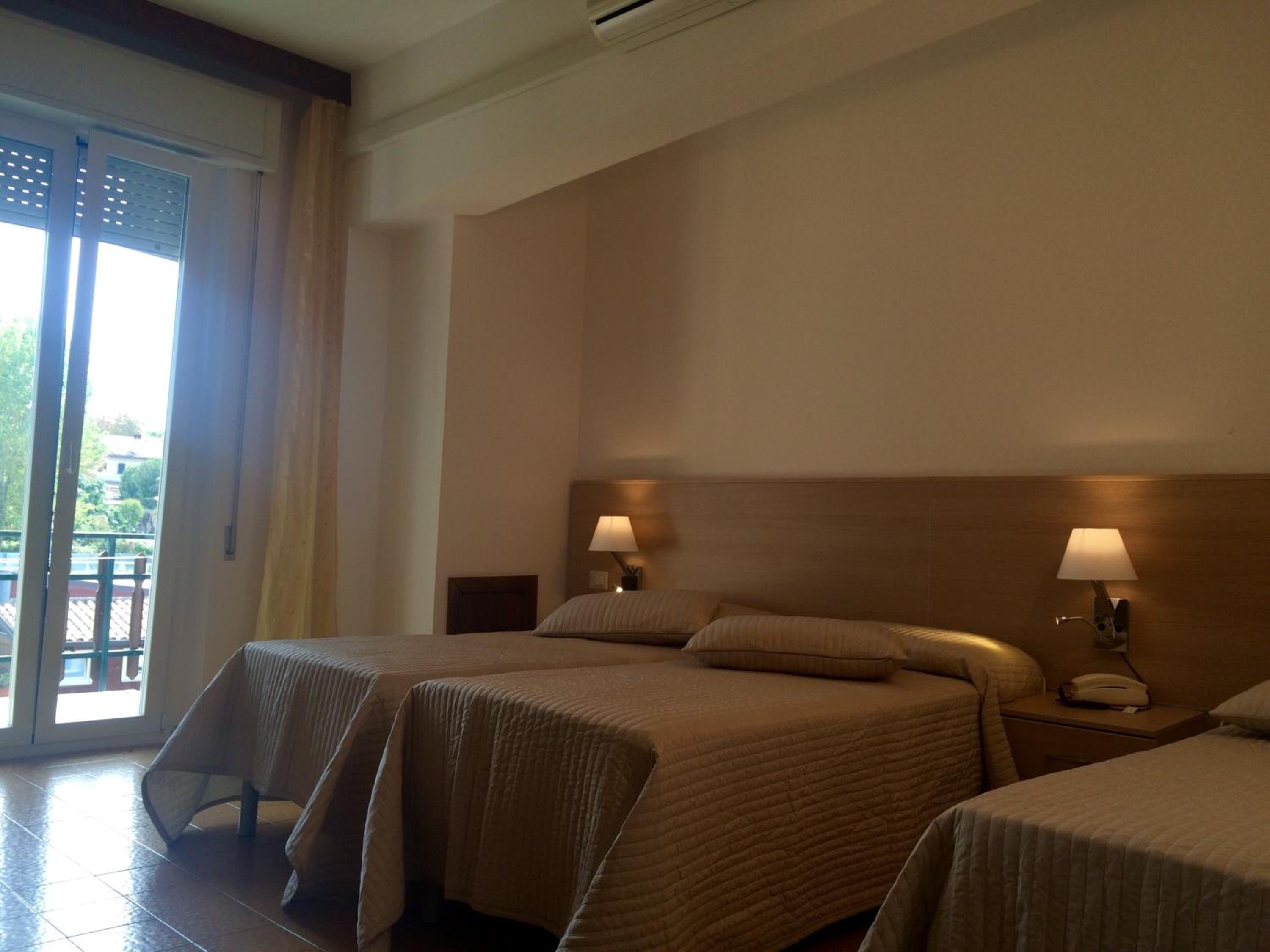 Classic Triple Room photo 3