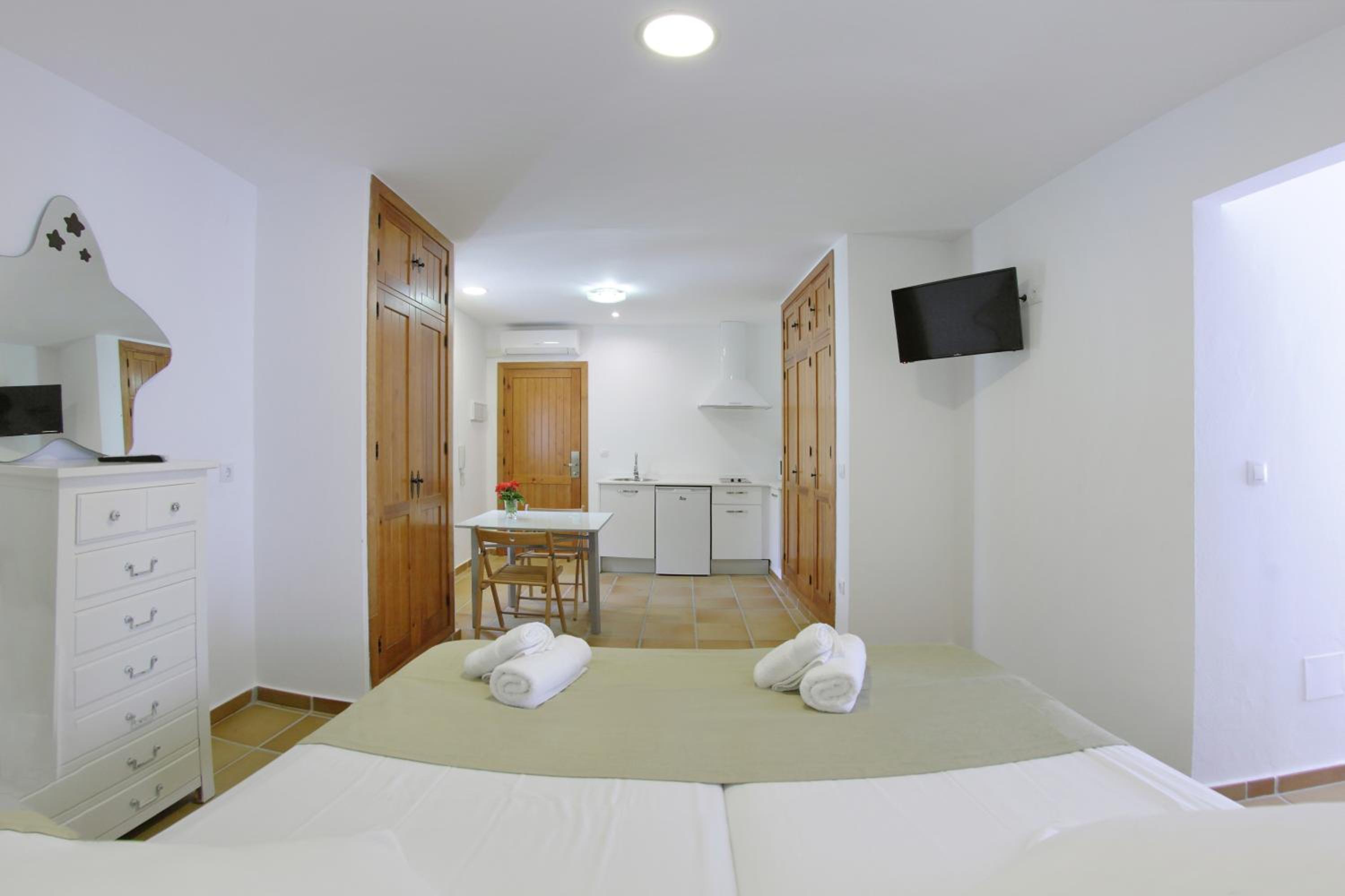 Estudio con patio photo 3