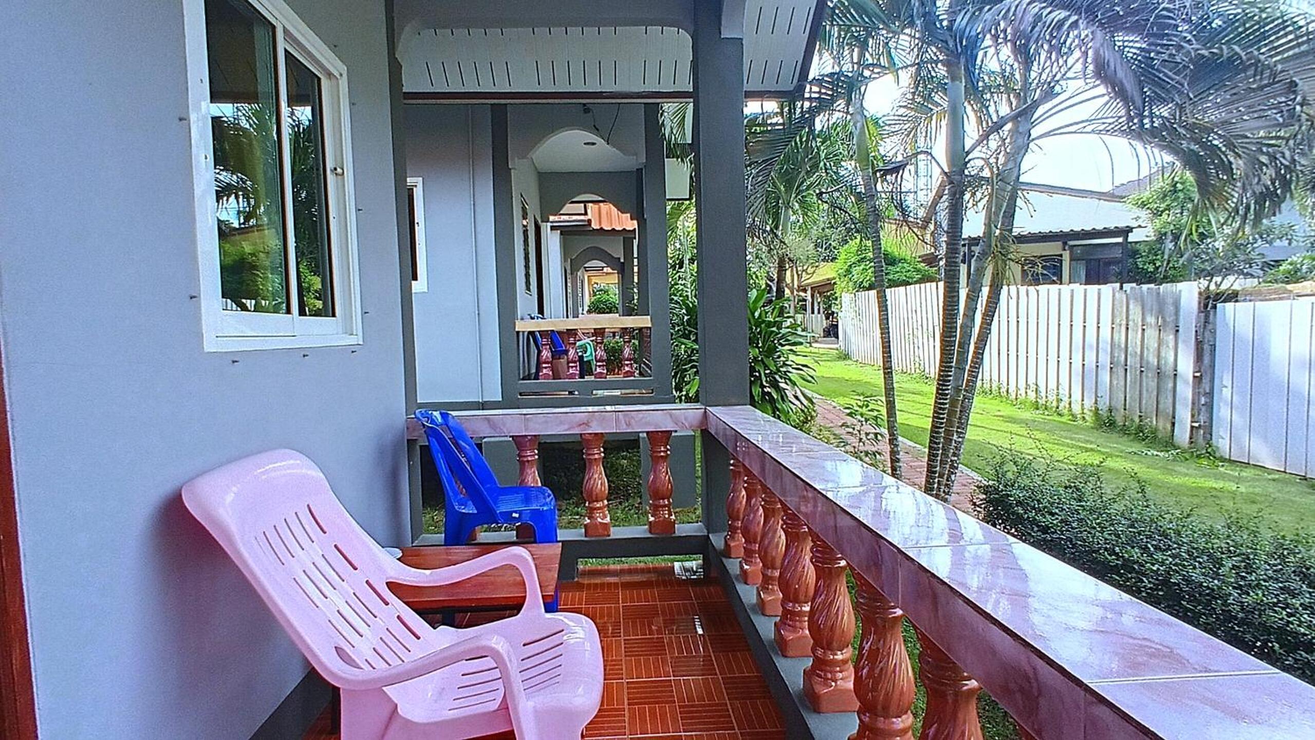 Deluxe Bungalow with Garden View photo 2