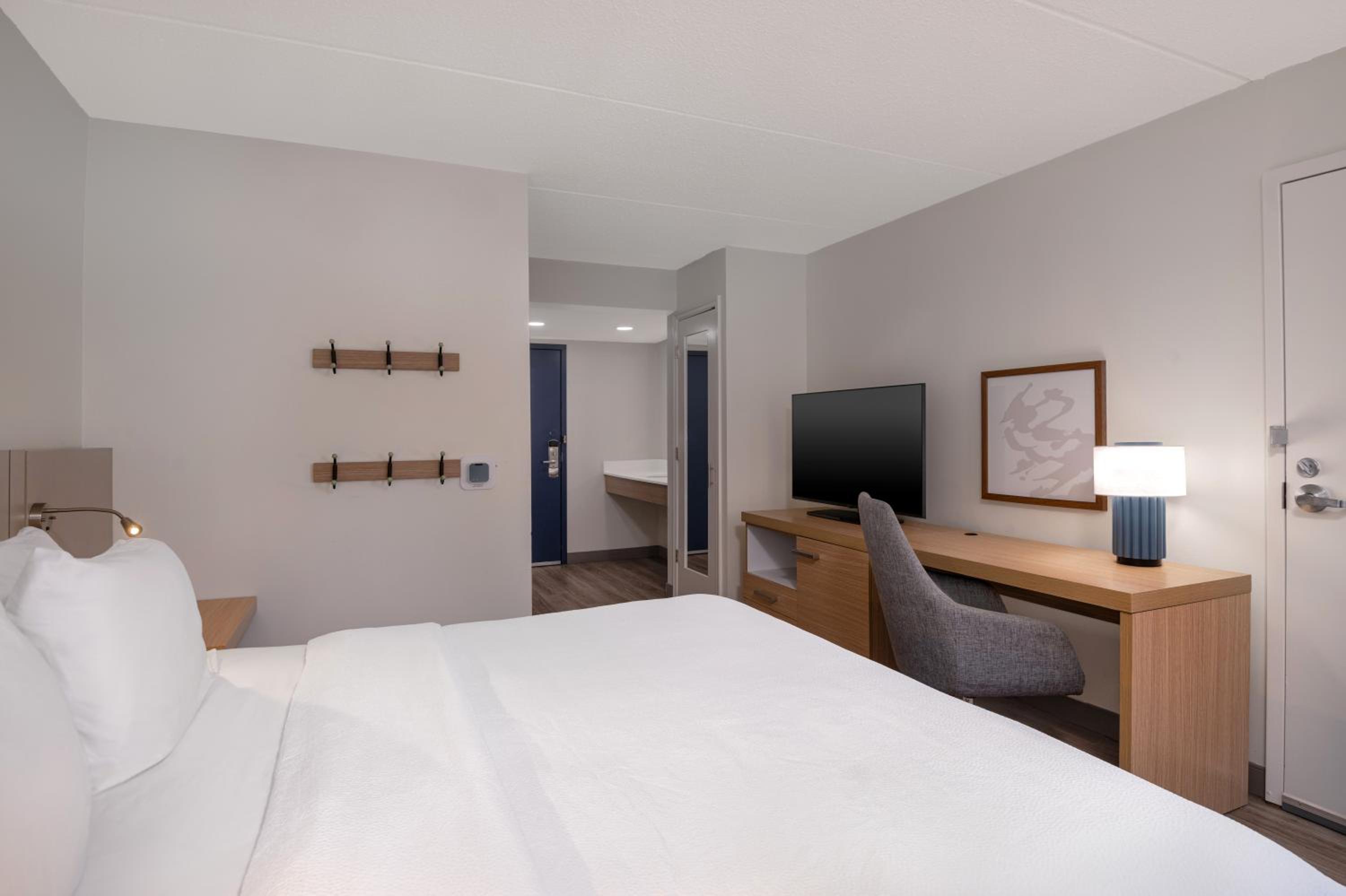 King Room with Mobility Accessible Tub - Photo 1