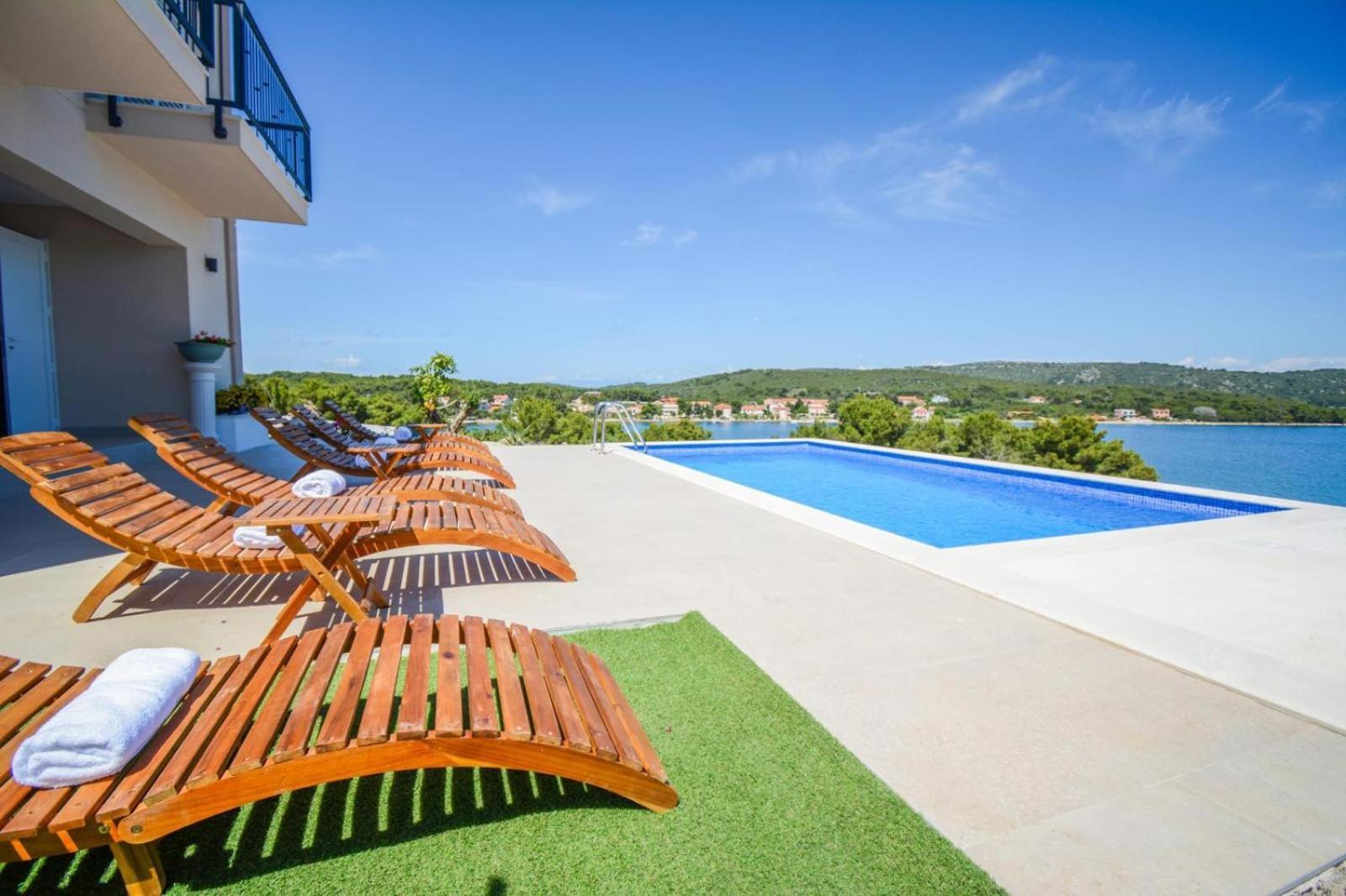 Villa - Beach Front