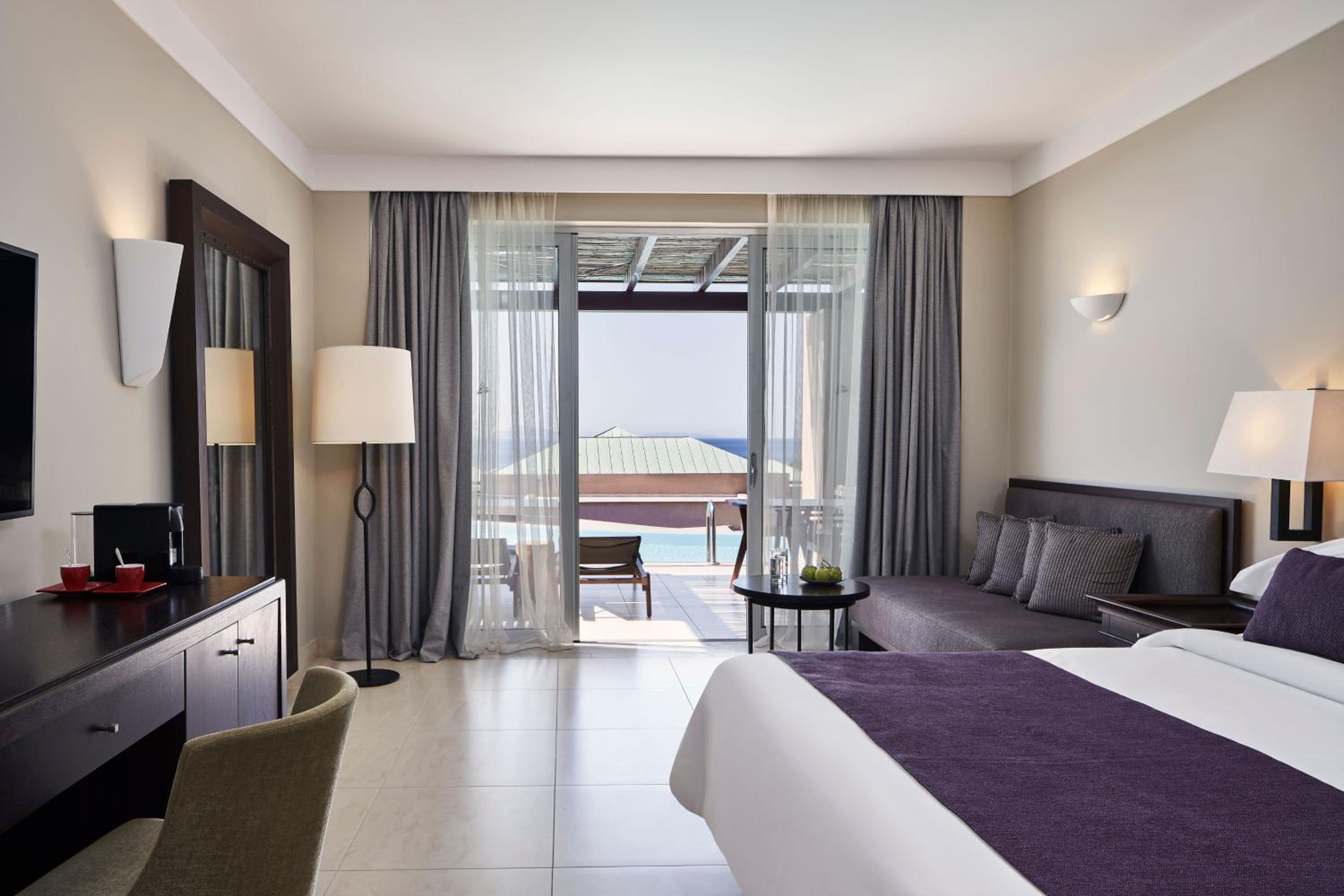 Twin/Double Room with Plunge Private Pool Sea View photo 3