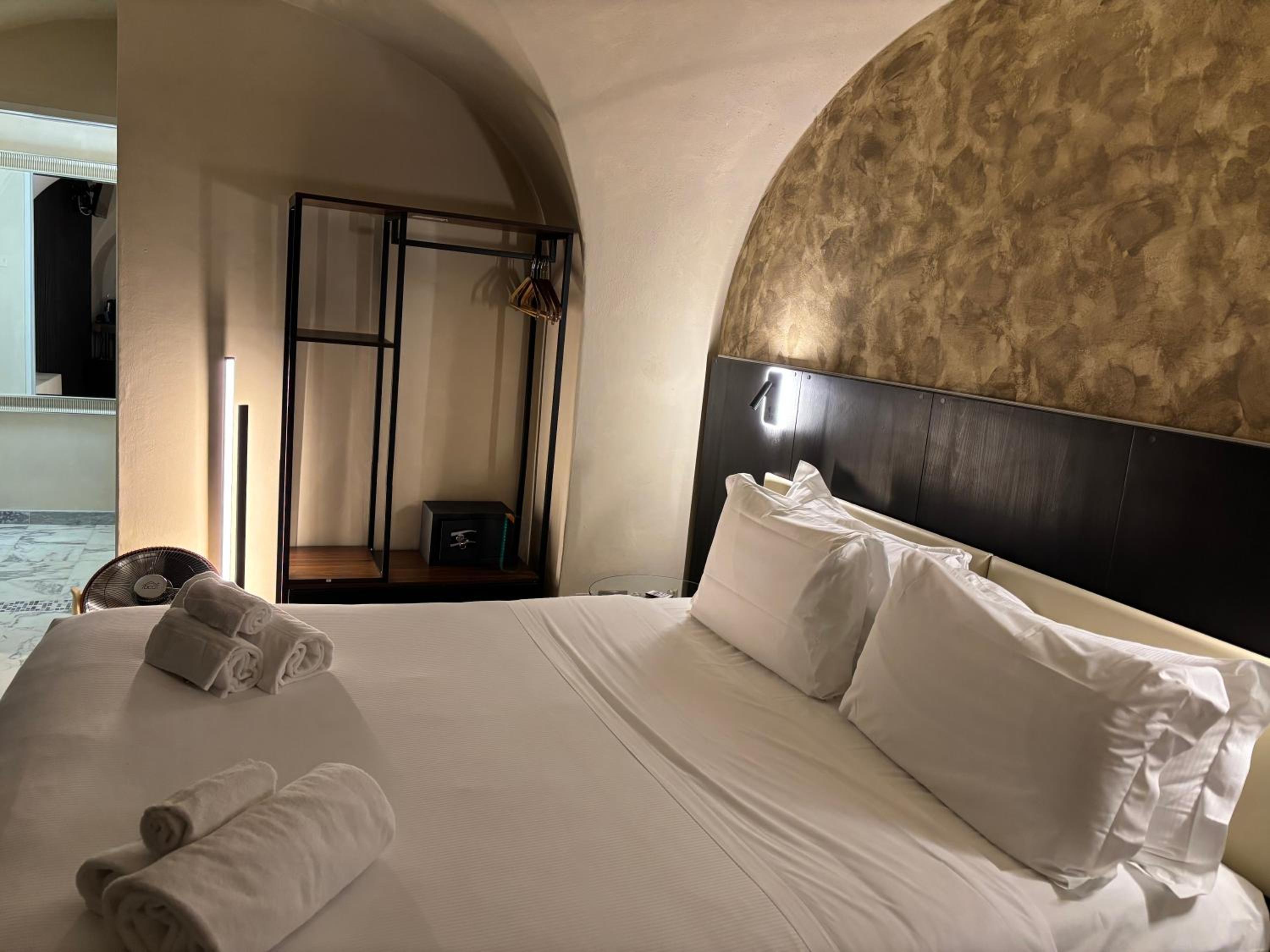 Small Double Room photo 1