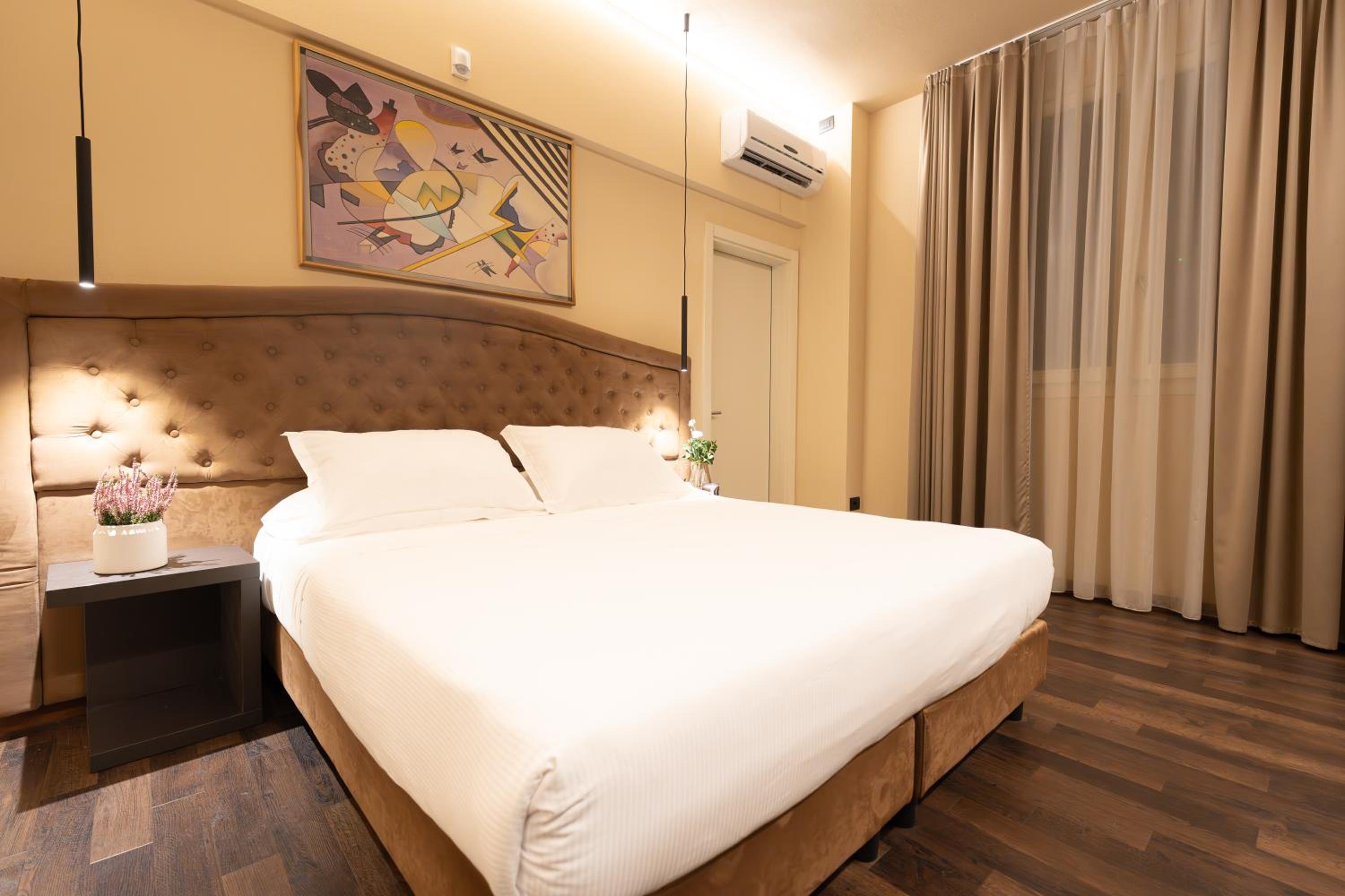 Deluxe Double or Twin Room photo 1