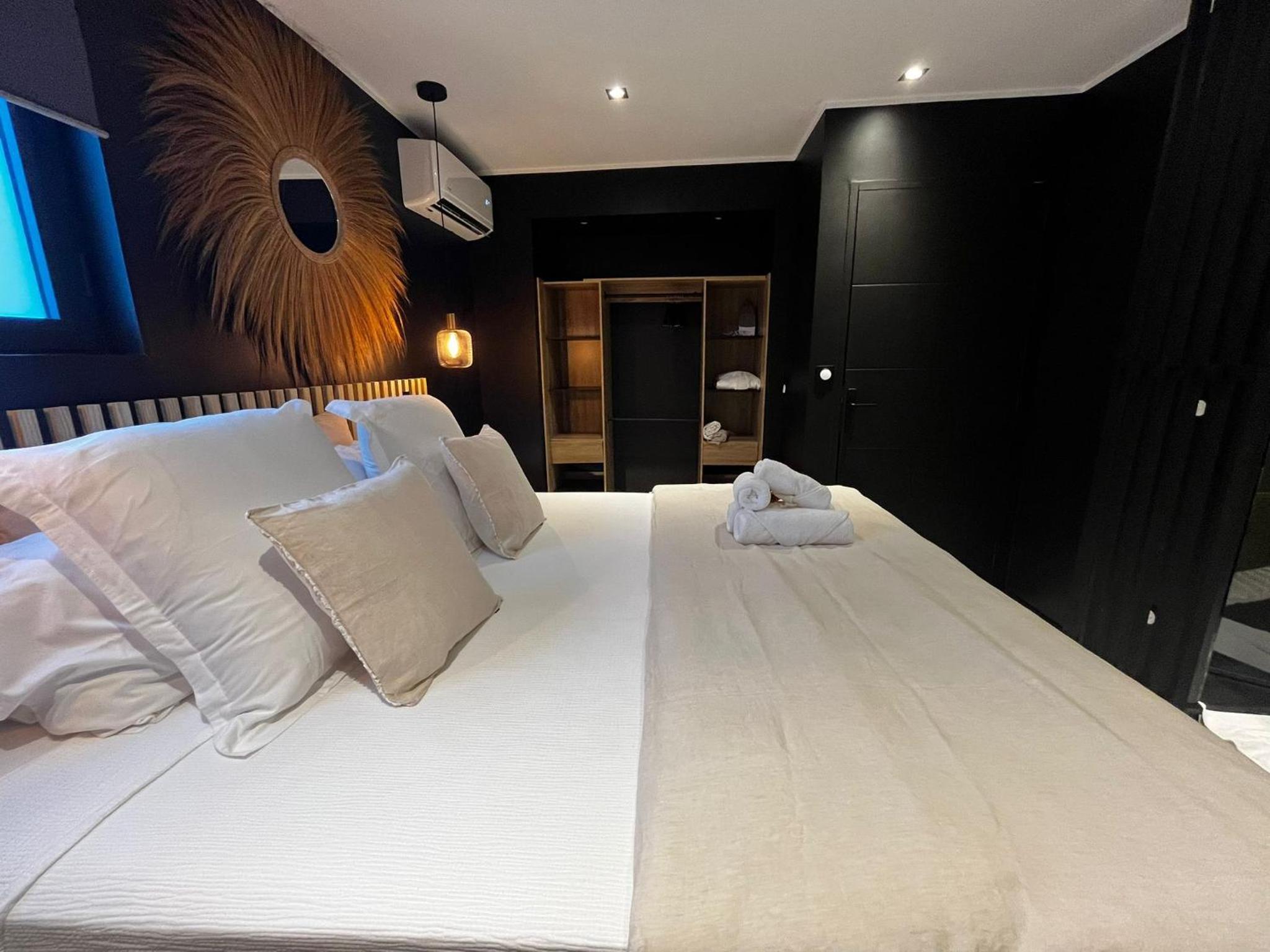 Deluxe Junior Suite photo 1