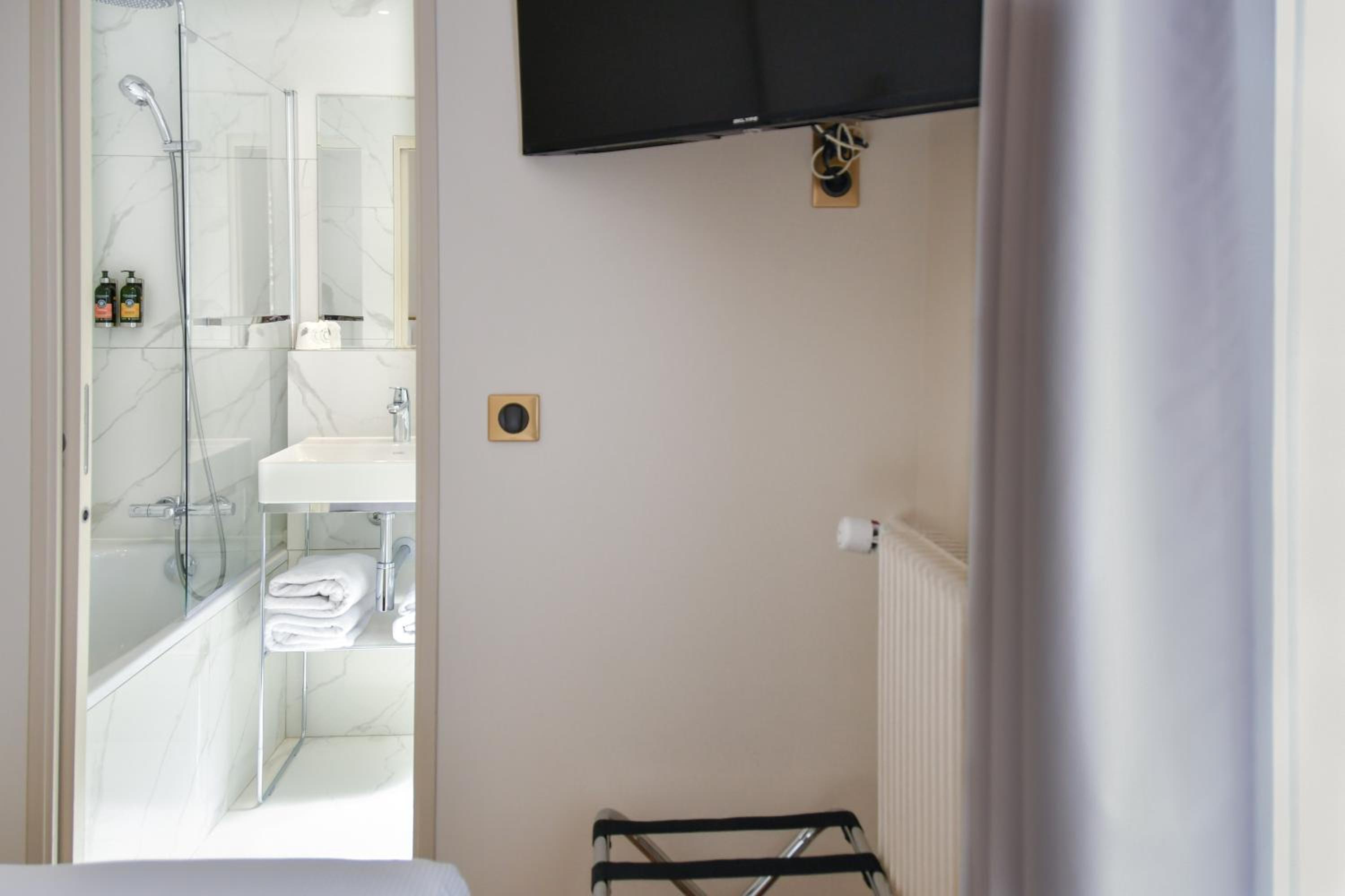 Single Room photo 2