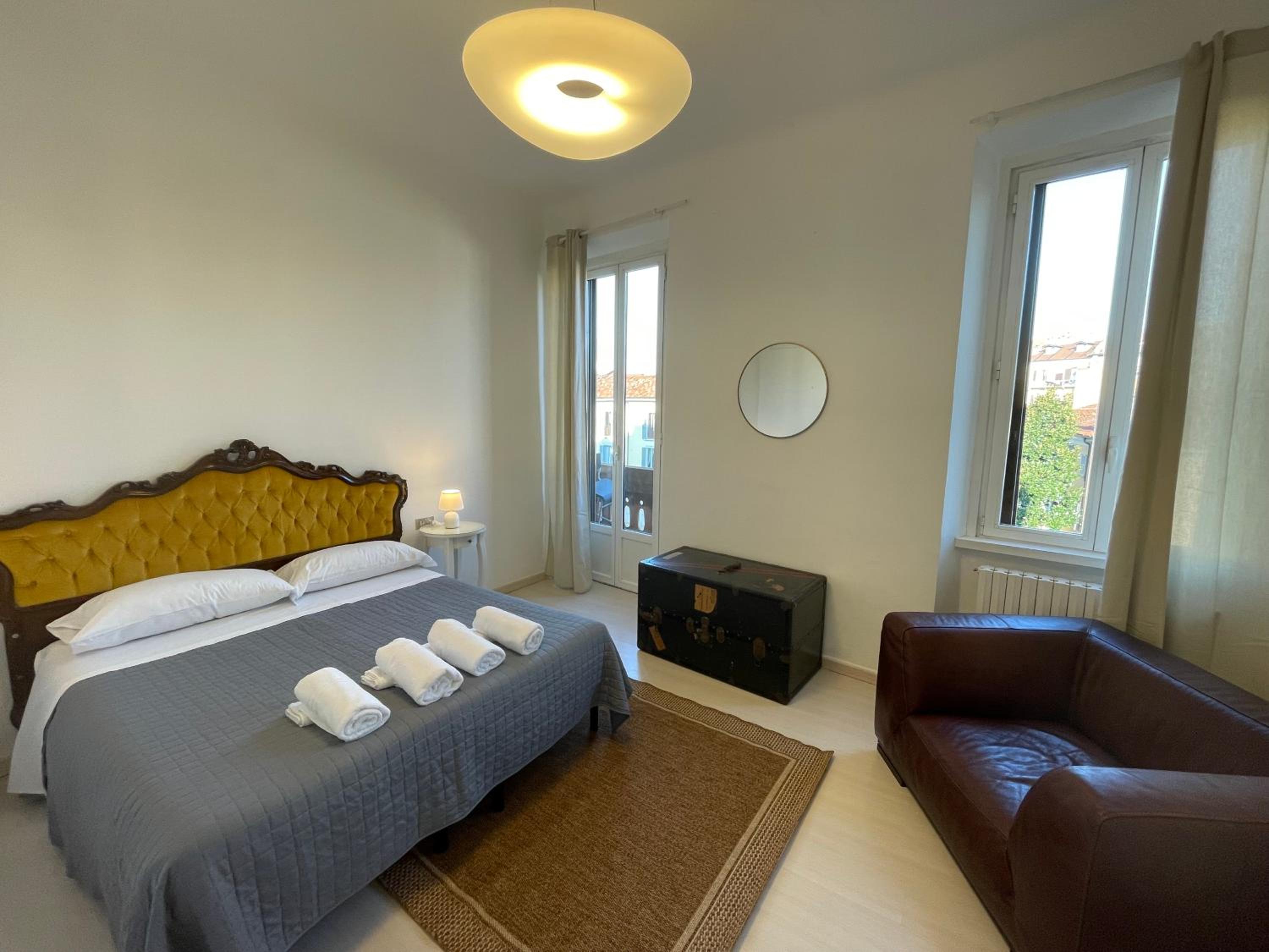 Deluxe One-Bedroom Apartment with City View