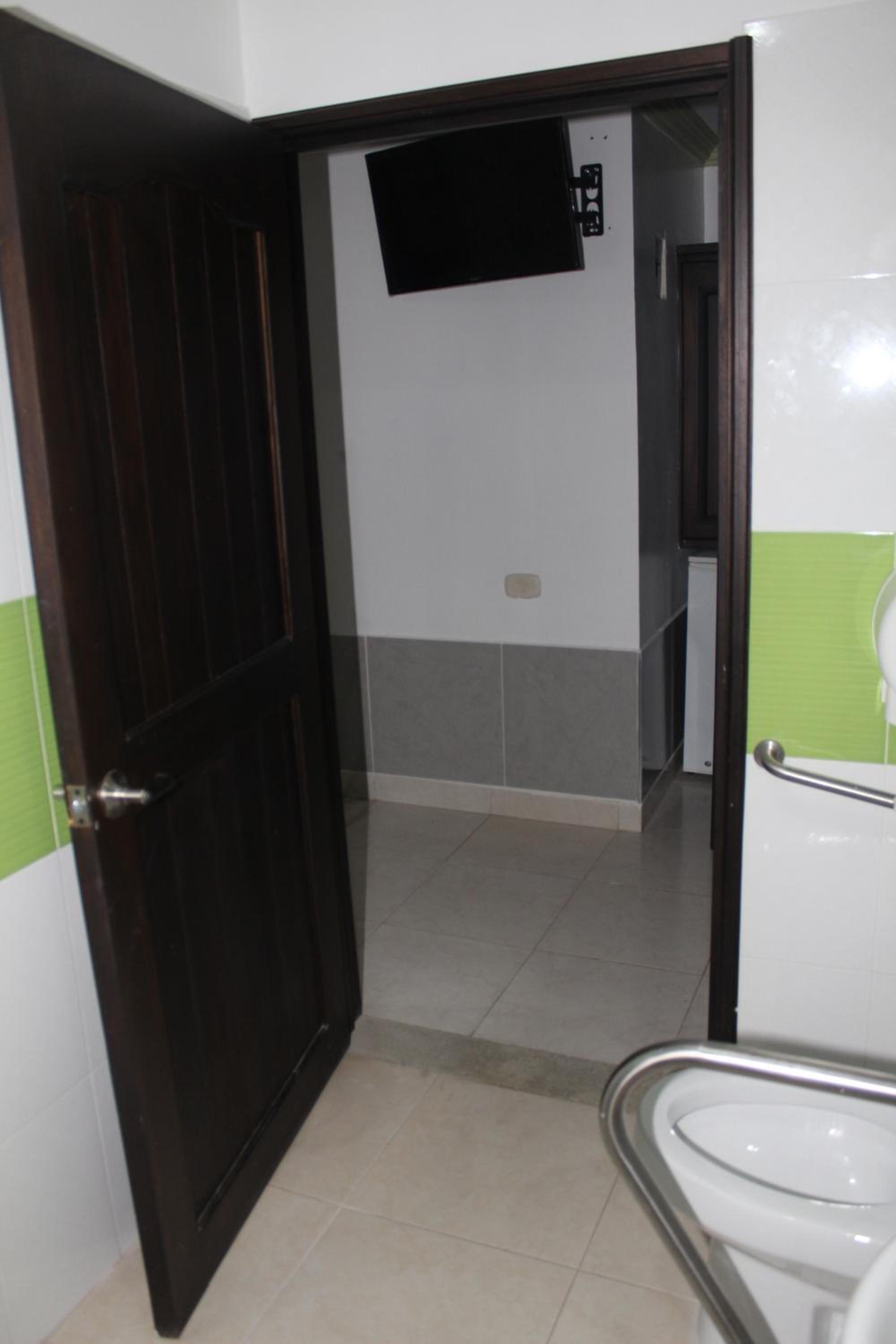 Queen Room - Disability Access photo 1