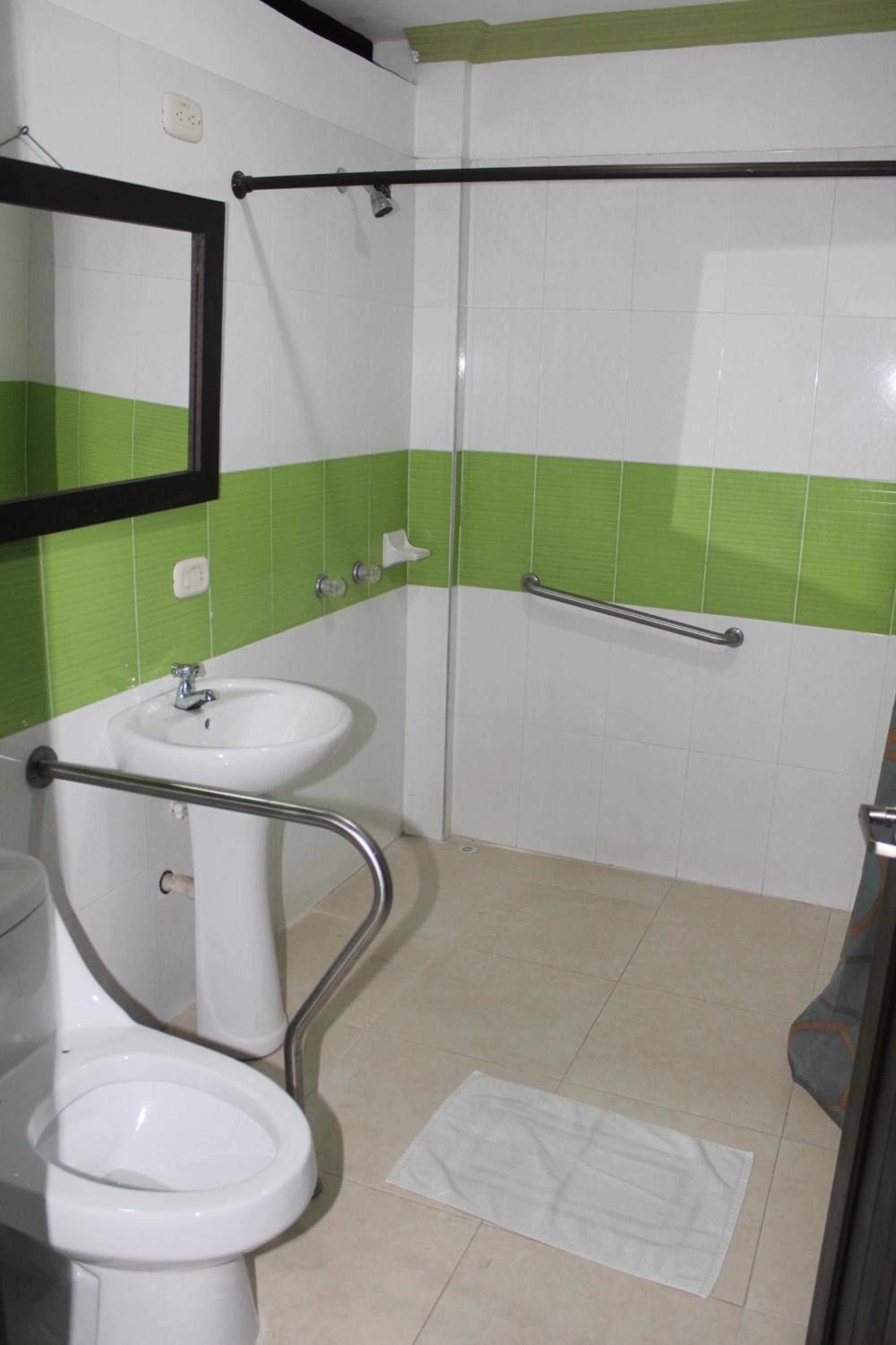 Queen Room - Disability Access photo 2