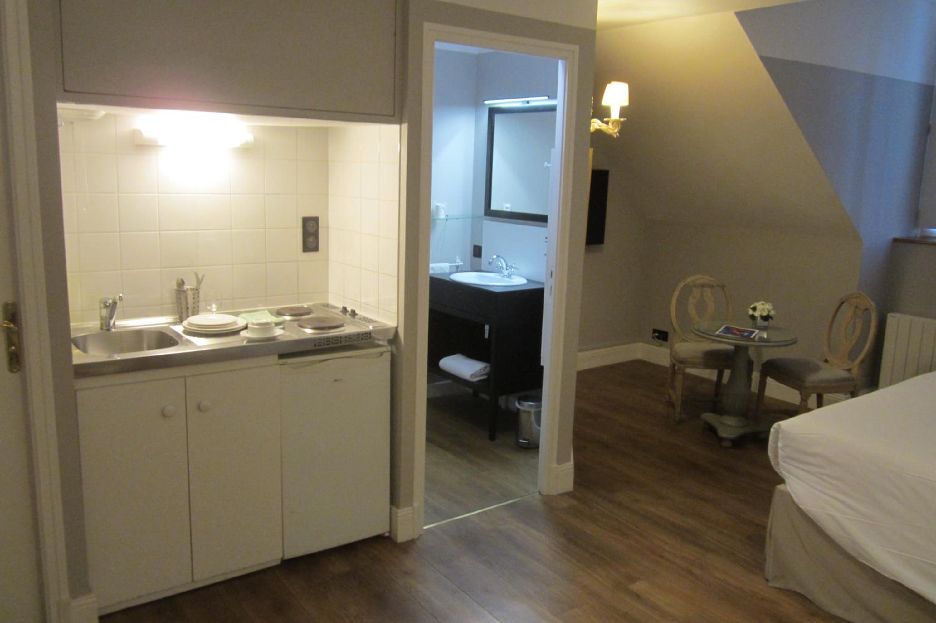 Superior Triple Room photo 3