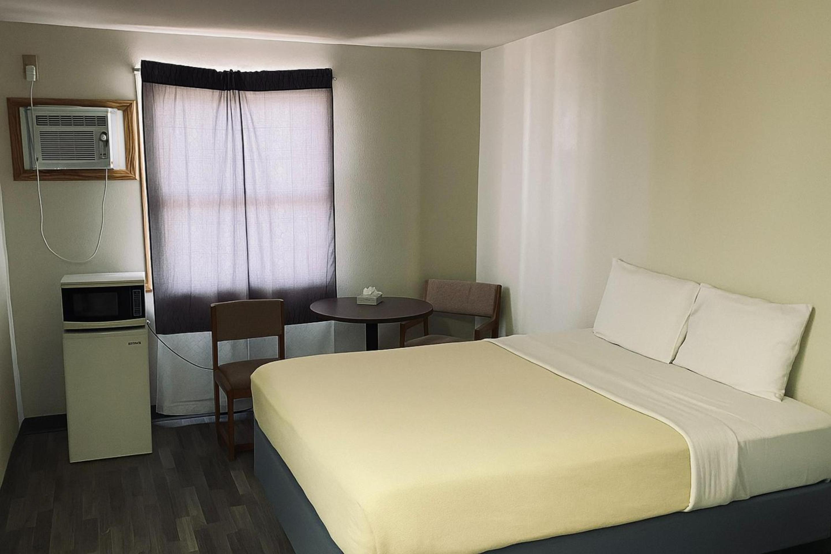3 Queen Bed photo 3