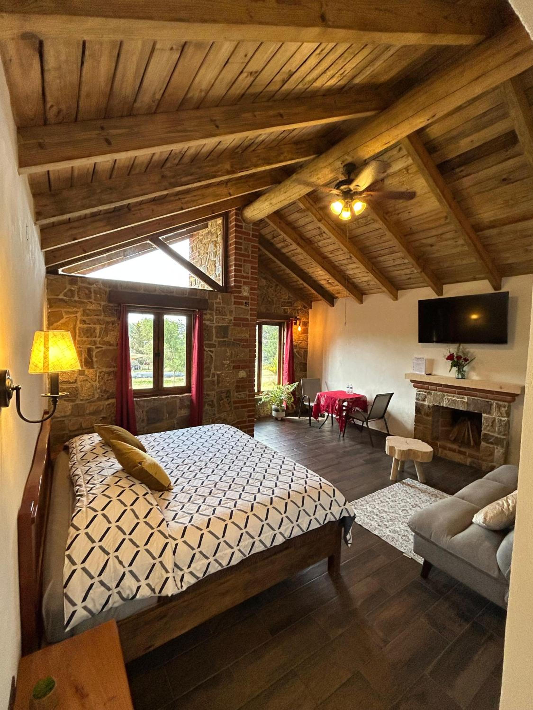Queen Room with Spa Bath photo 1