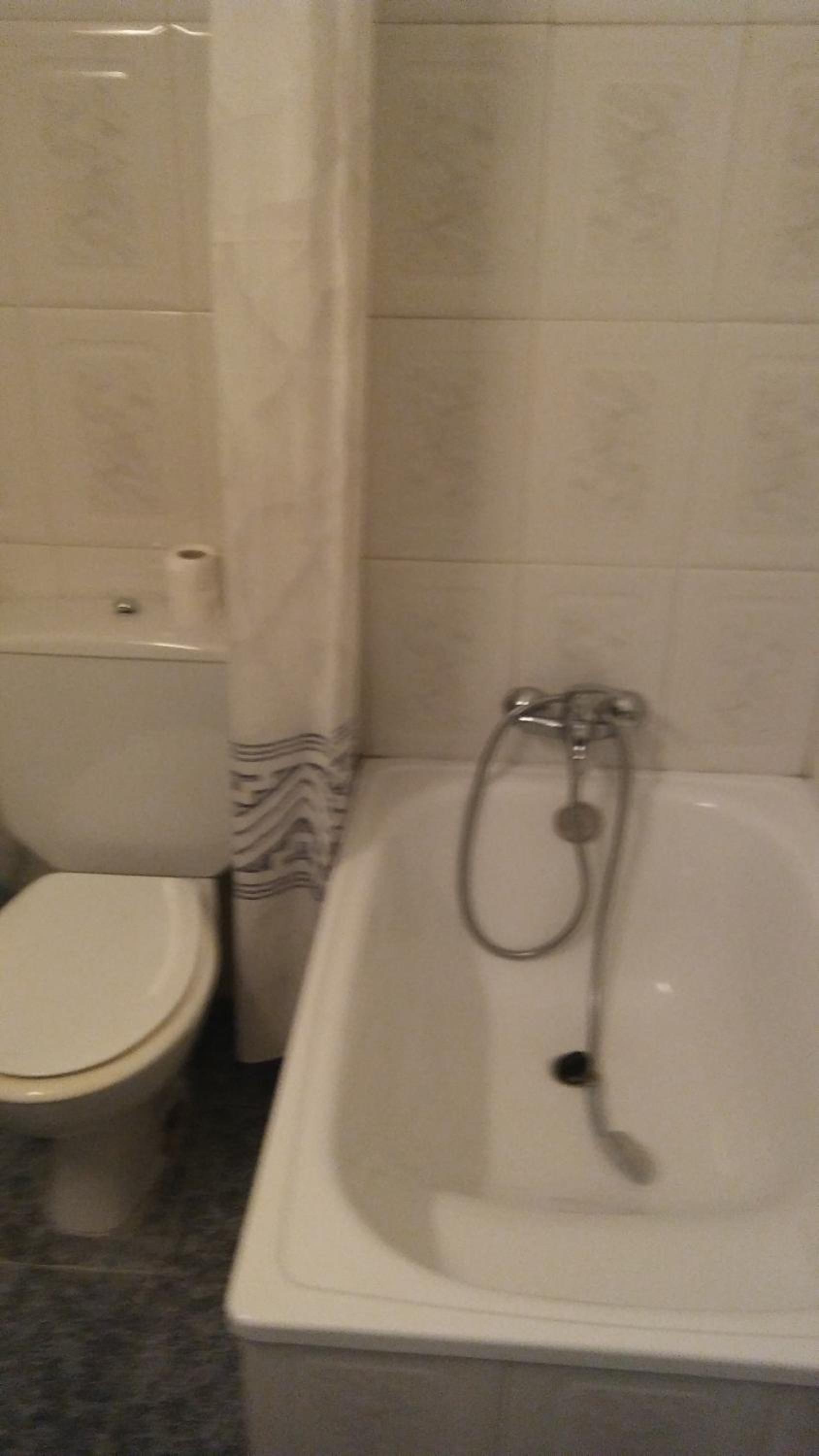 Twin Room with Private Bathroom - Photo 1