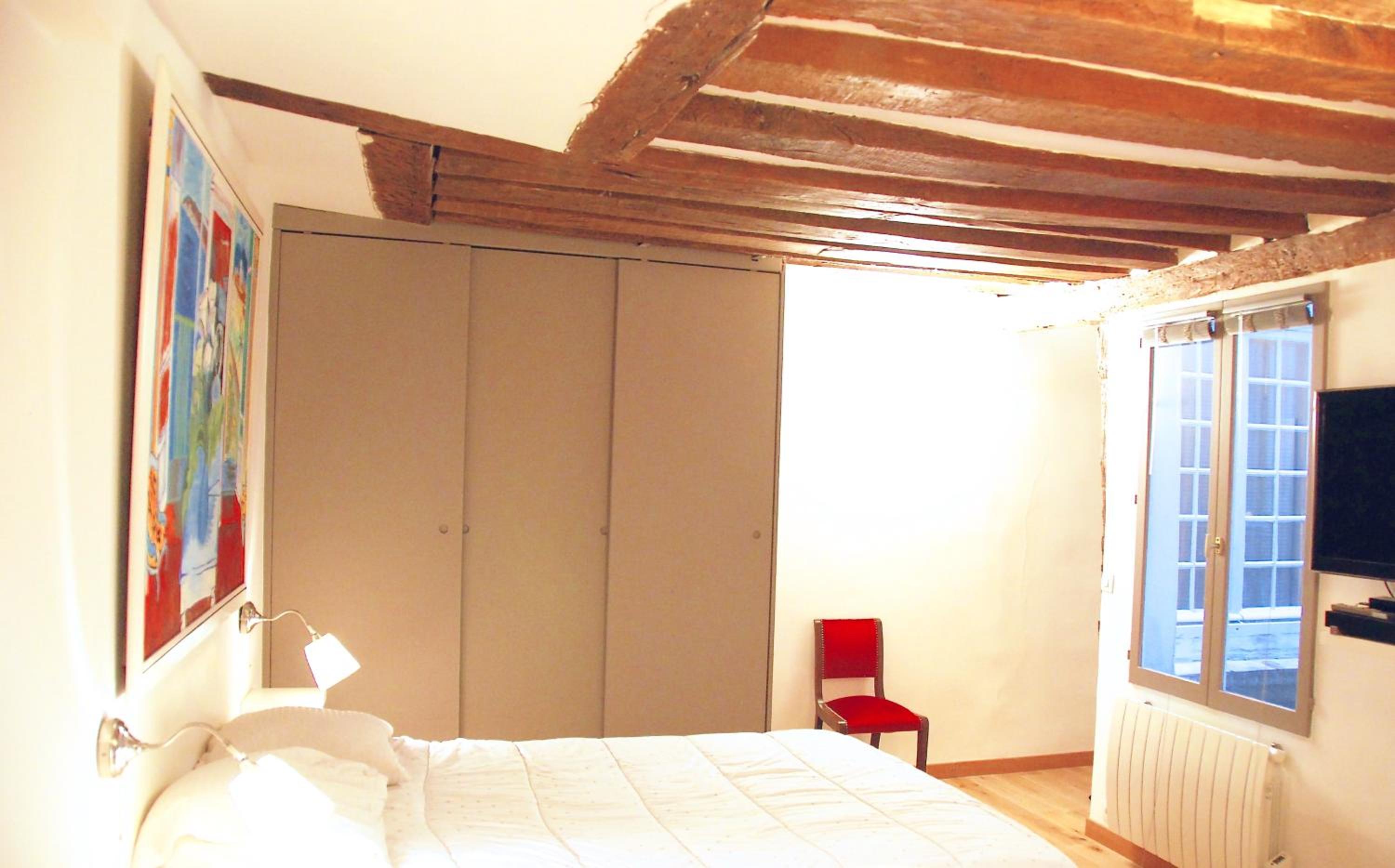 Studio Apartment photo 2