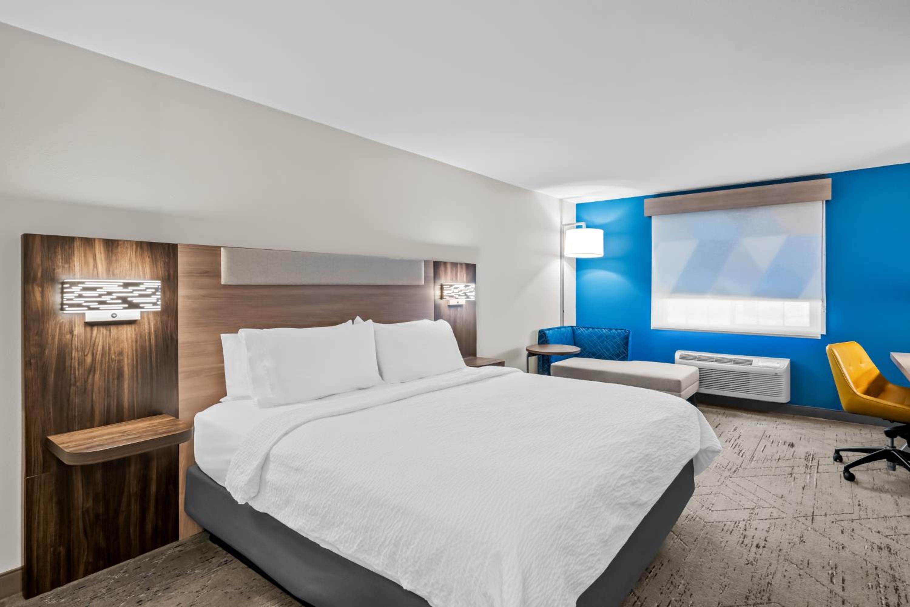 Standard King Room - Photo 1