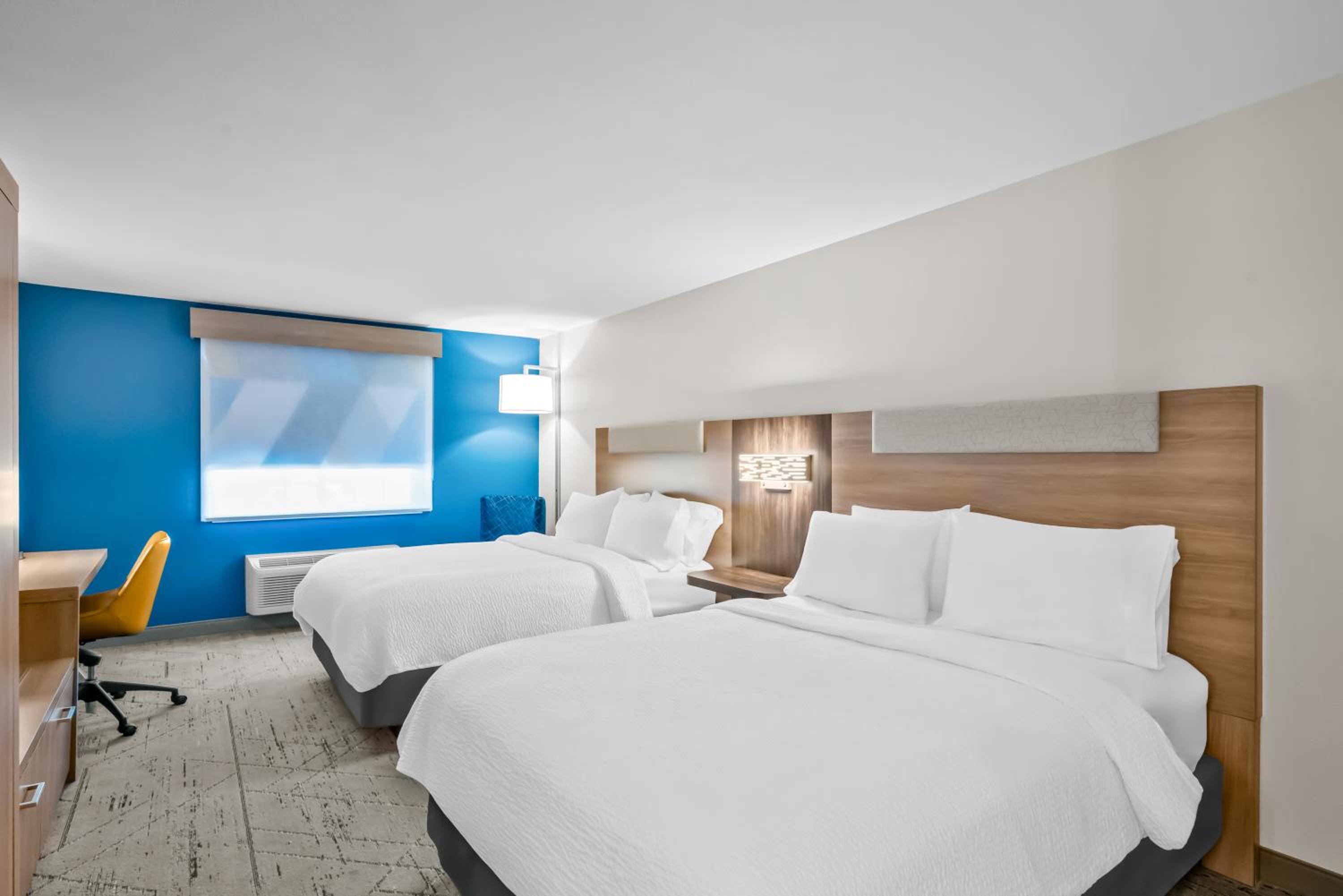 Standard Queen Room with Two Queen Beds - Photo 1