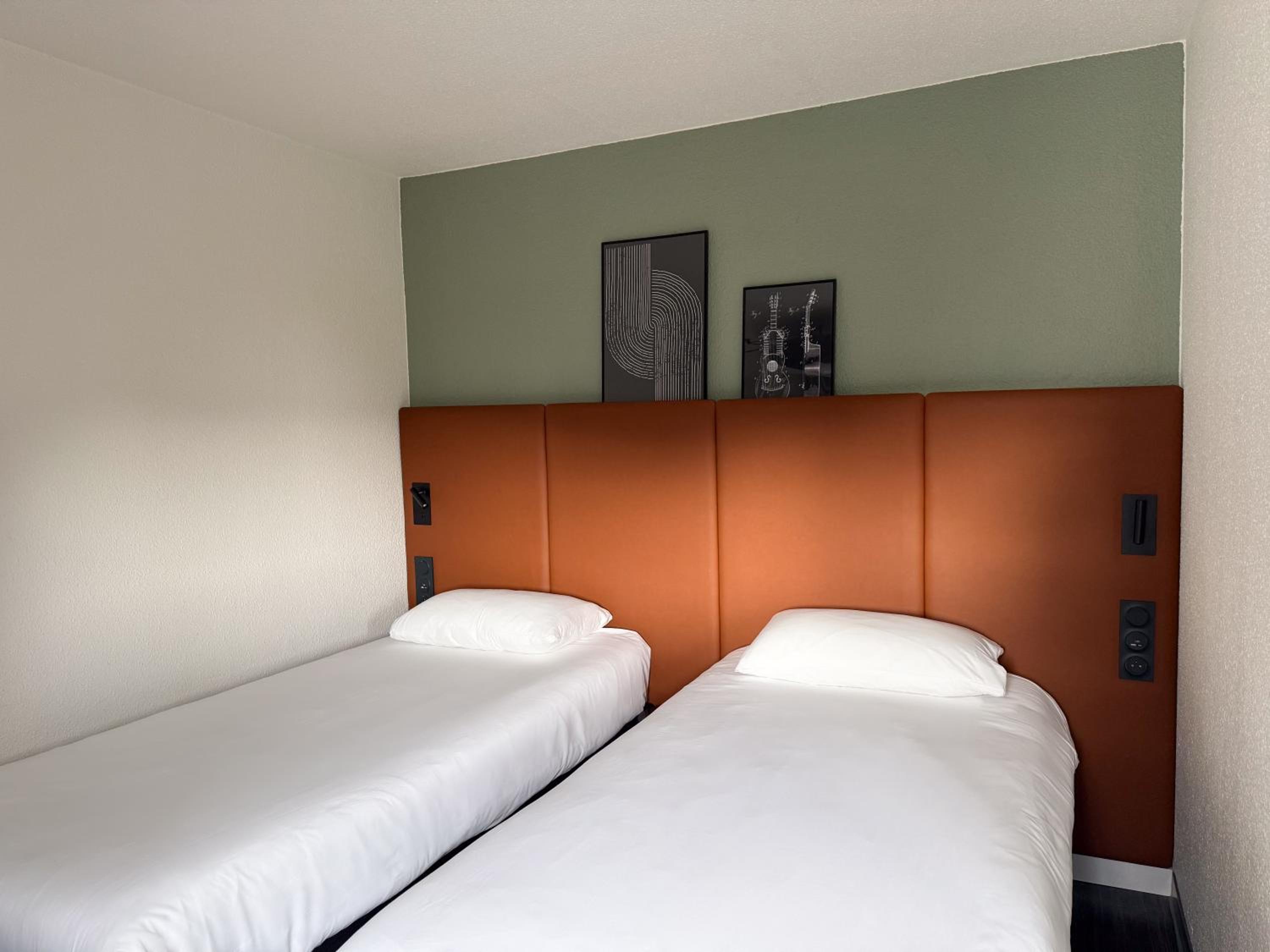 Standard Room with Double Bed and Twin Beds