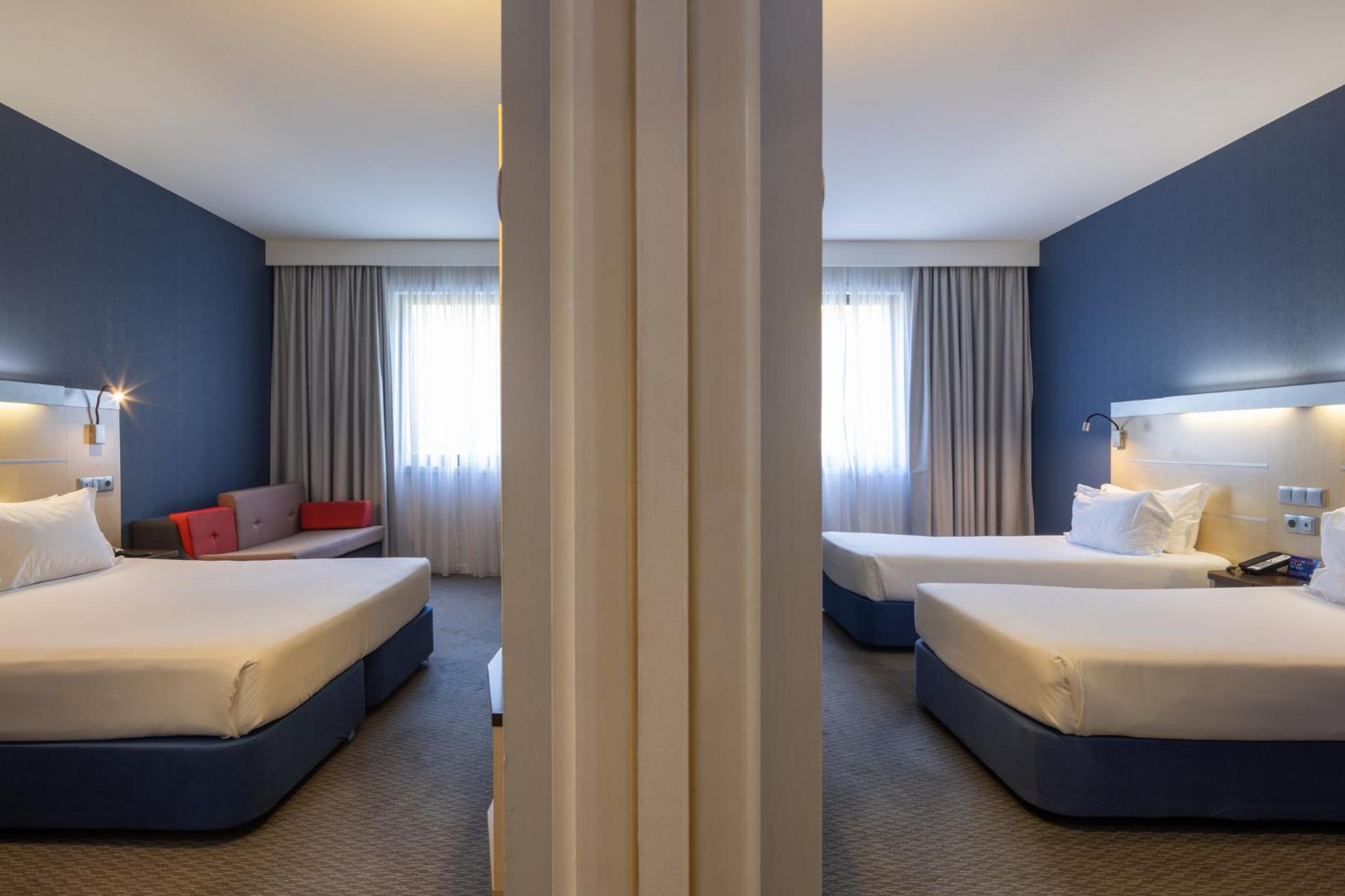 Standard Double Room with Two Single Beds - Photo 2