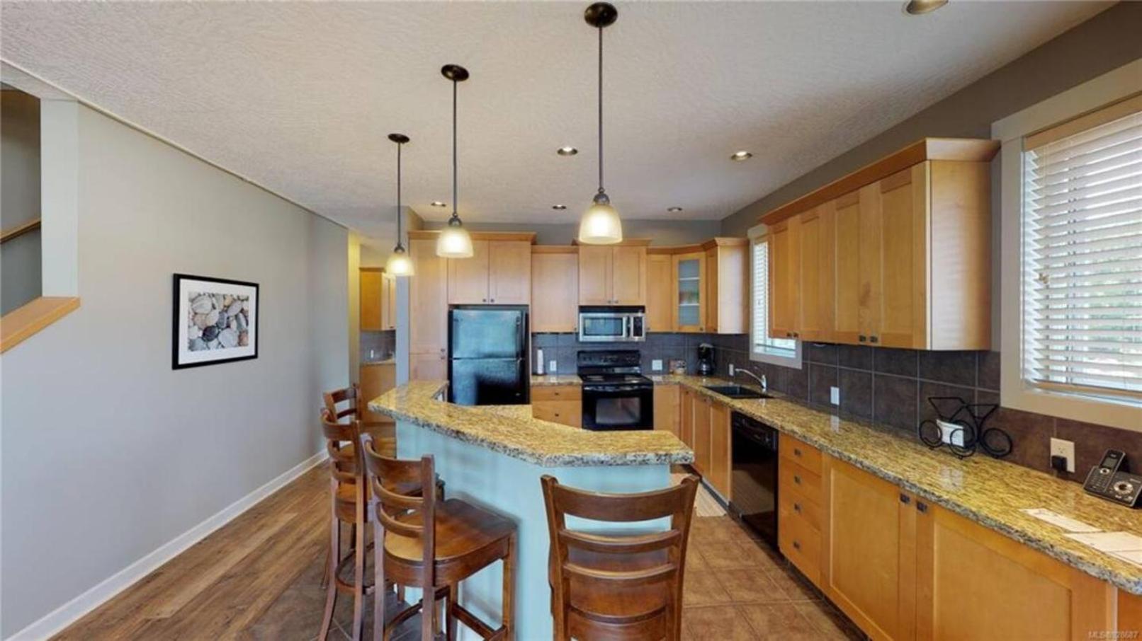One-Bedroom House photo 1
