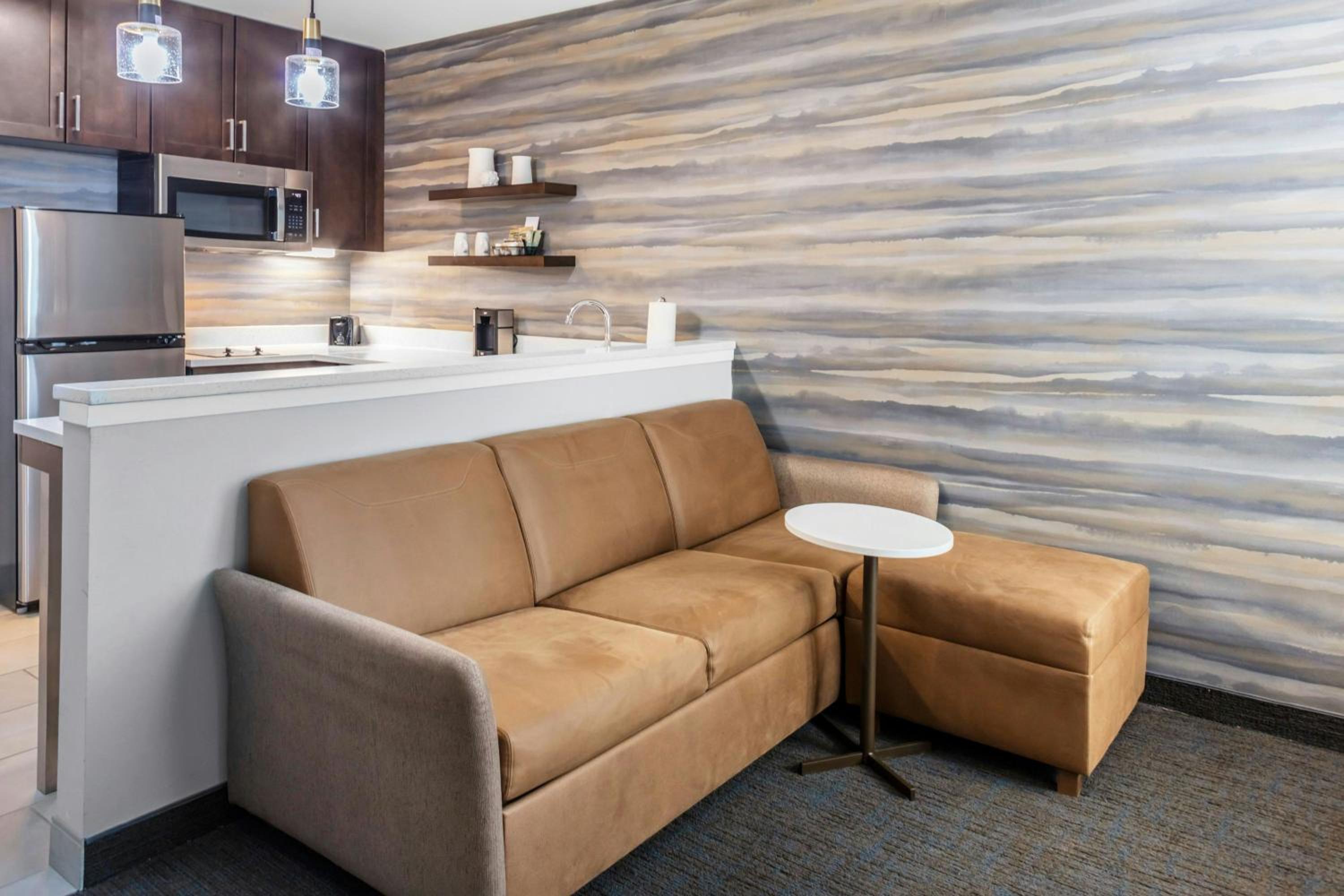 Queen Suite with Sofa Bed and Roll-in Shower - Mobility and Hearing Accessible