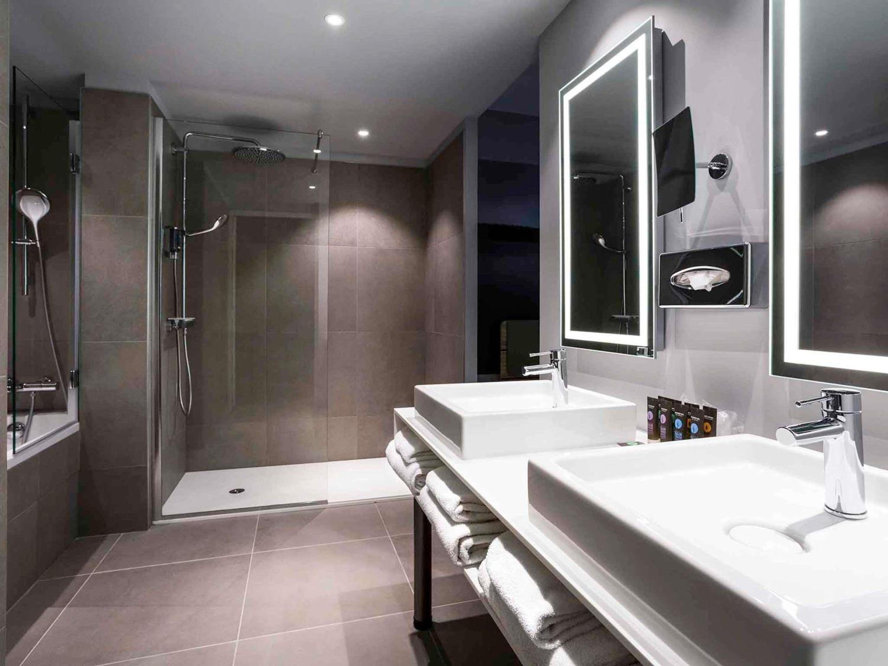 Superior Suite with One Double Bed and Sofa Bed photo 3