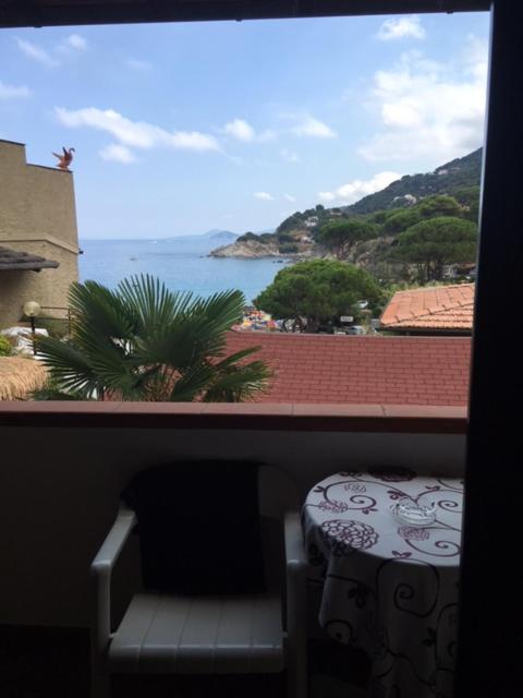Double Room with Balcony and Sea View photo 3