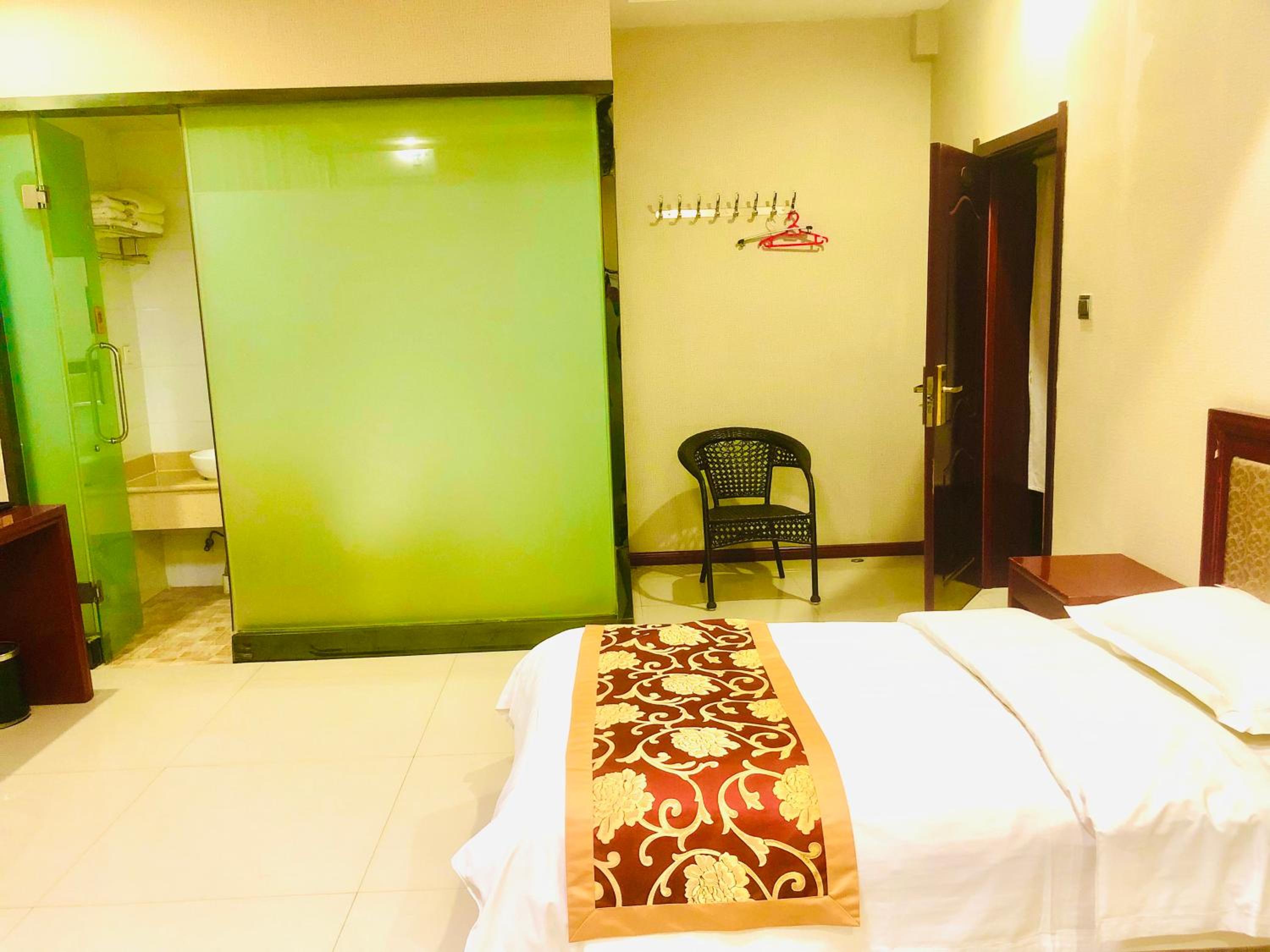 Triple Room with Bathroom - Photo 2