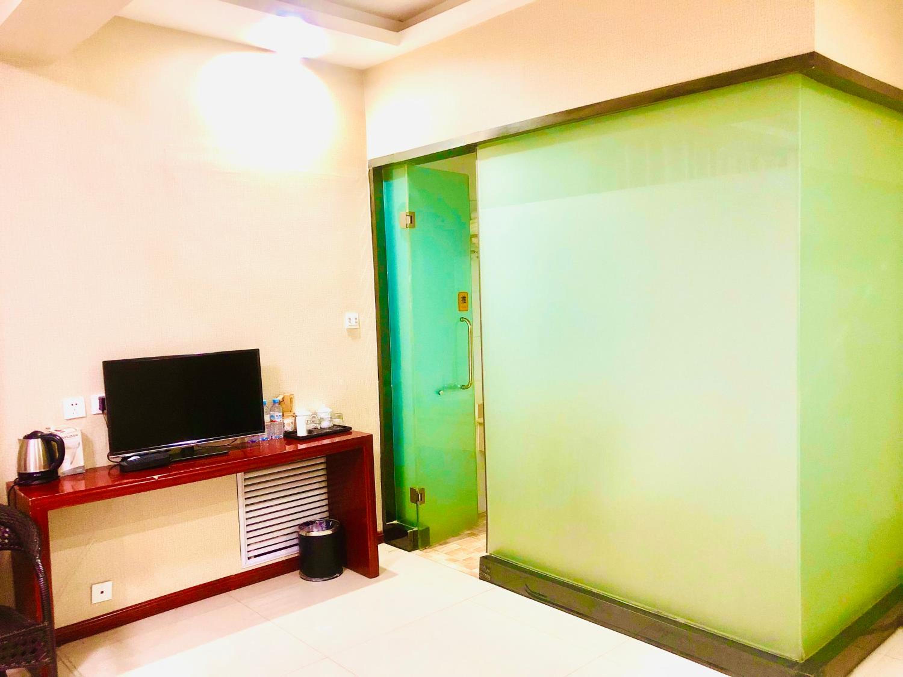 Triple Room with Bathroom - Photo 3