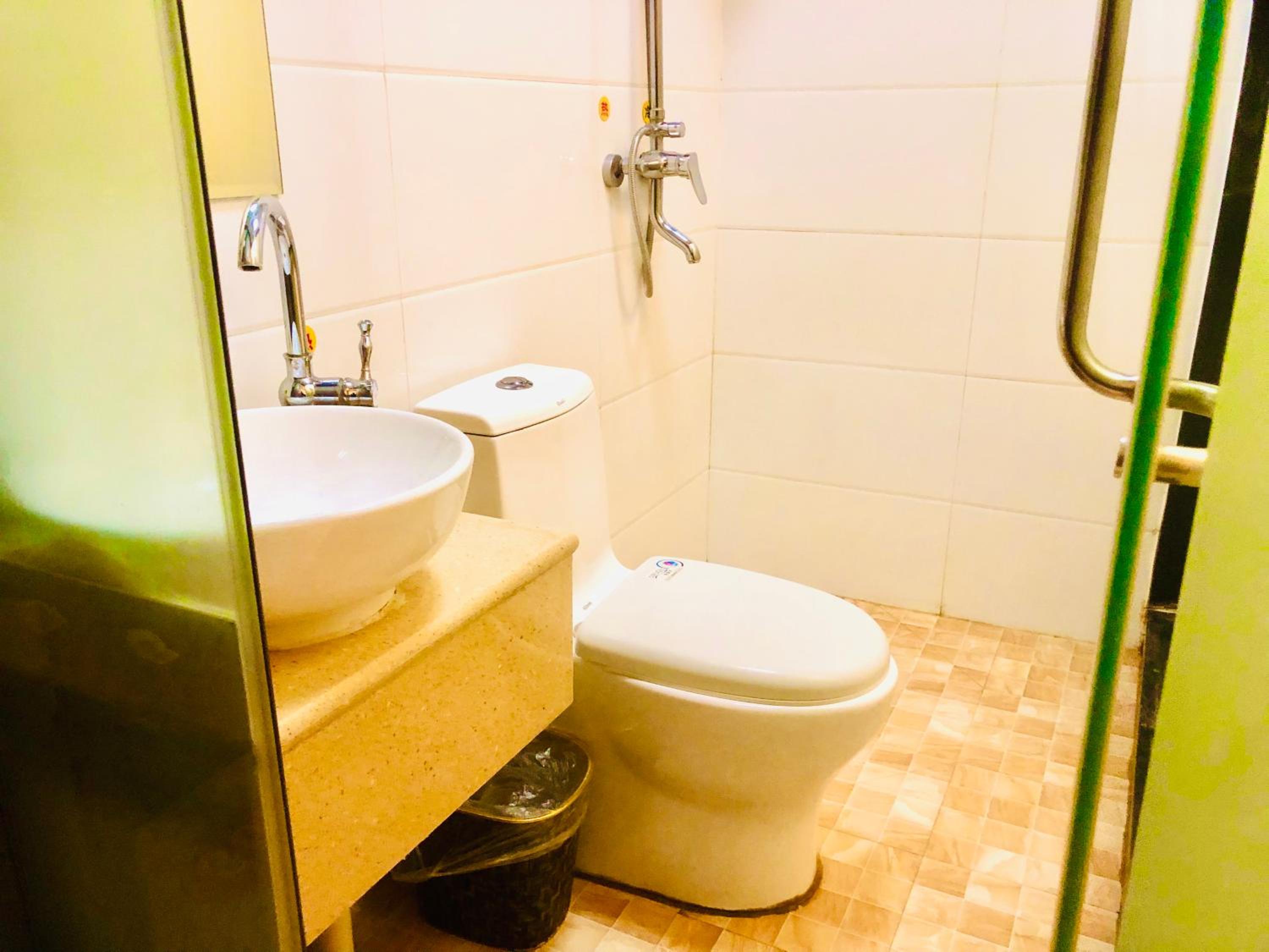 Standard Double Room - Photo 4