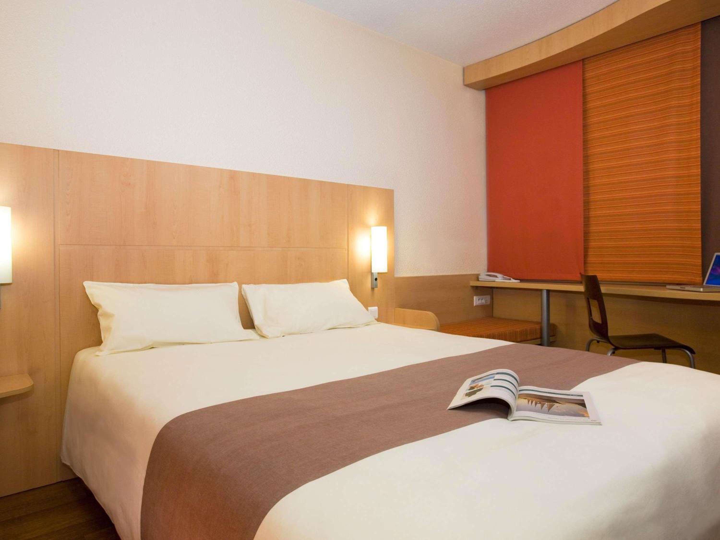 Triple Room with One Double Bed and One Single Bed photo 3