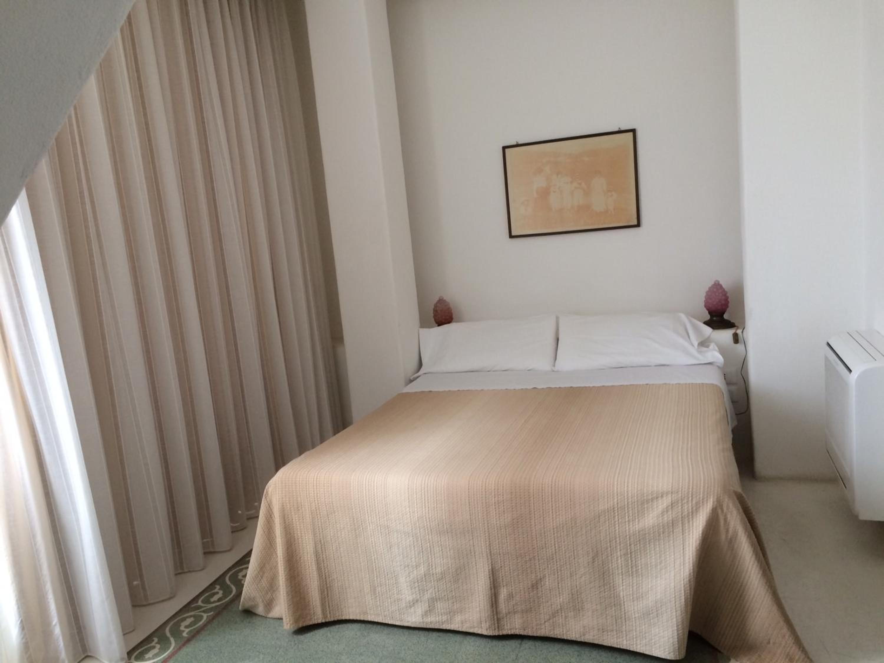 Economy Double Room photo 1