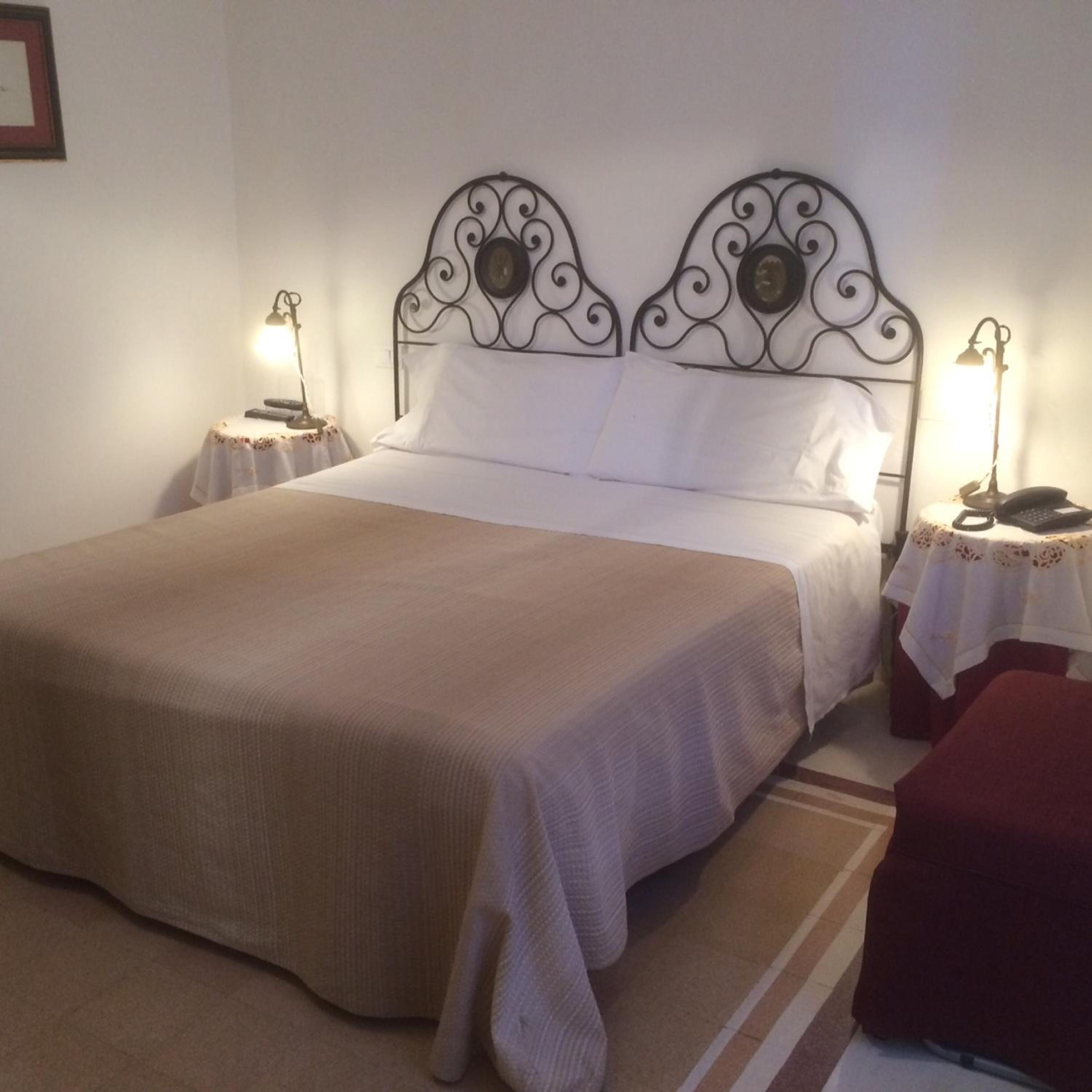 Economy Double Room photo 3