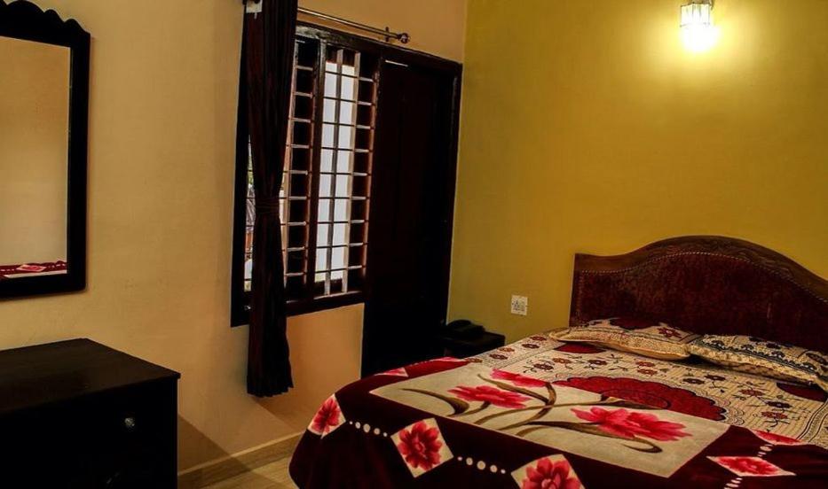 Budget Double Room photo 3