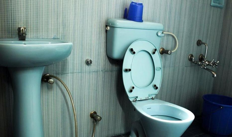 Single Room with Shared Bathroom photo 2