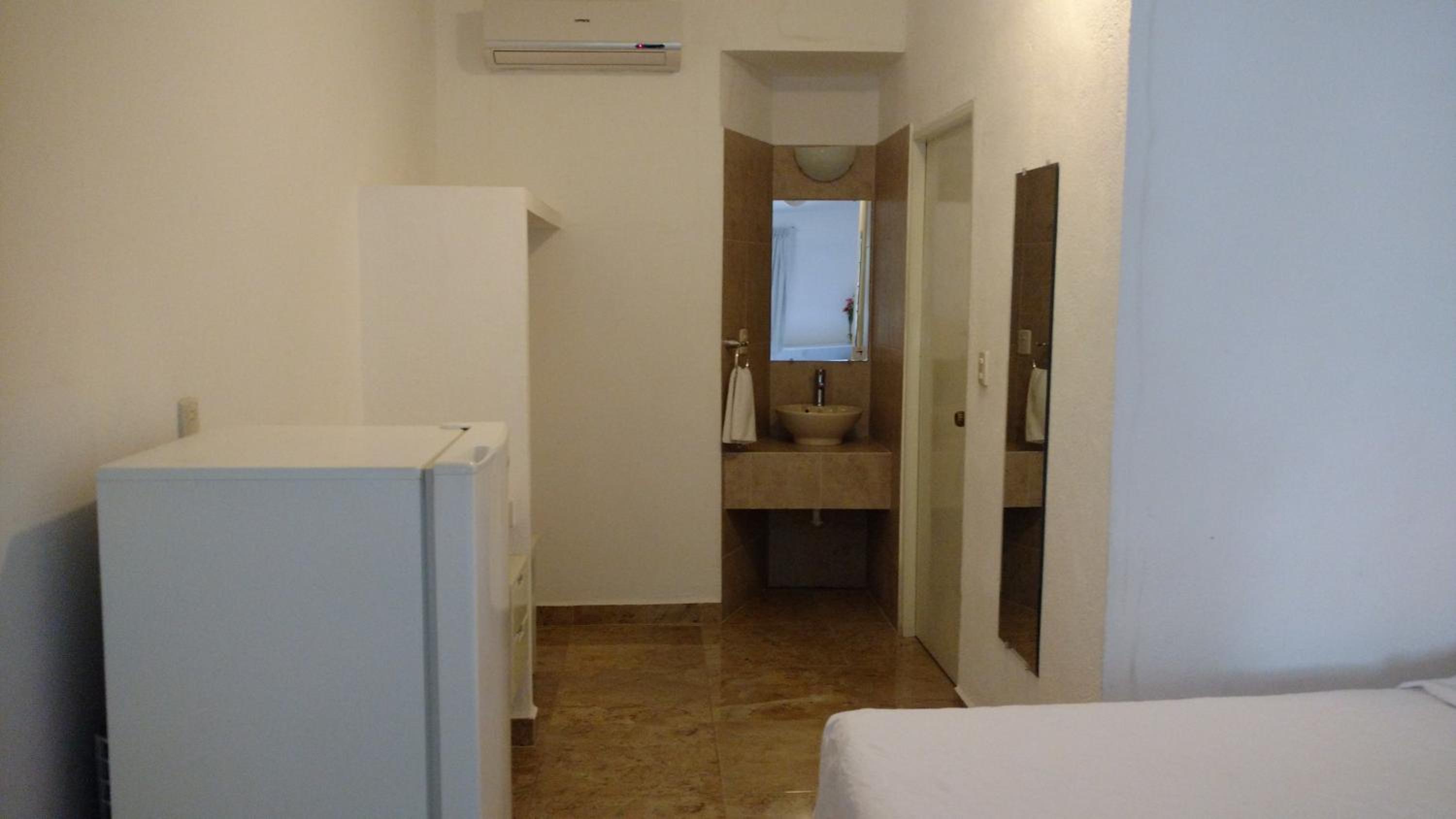 Double Room - Photo 5