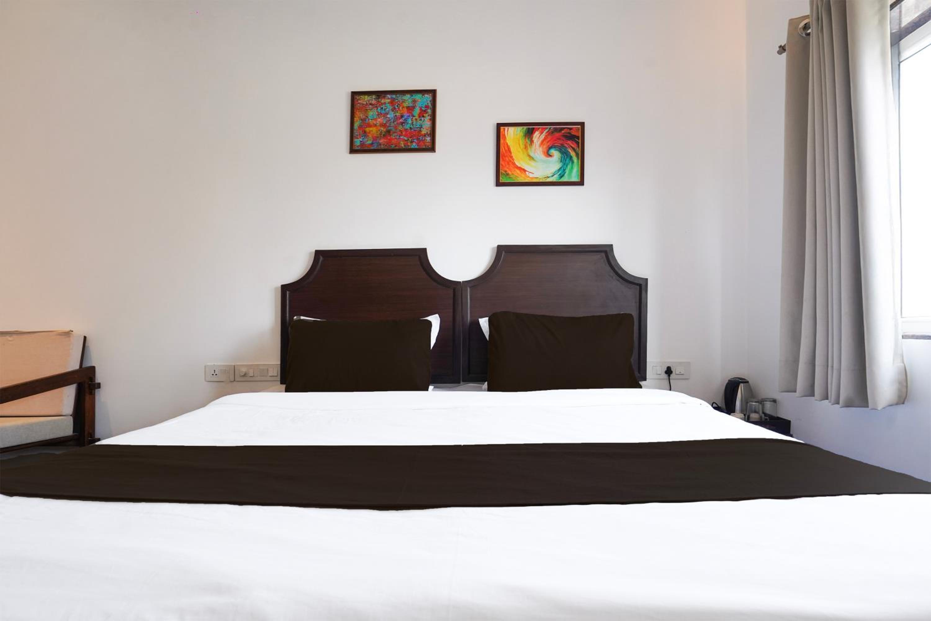 Small Single Room photo 2