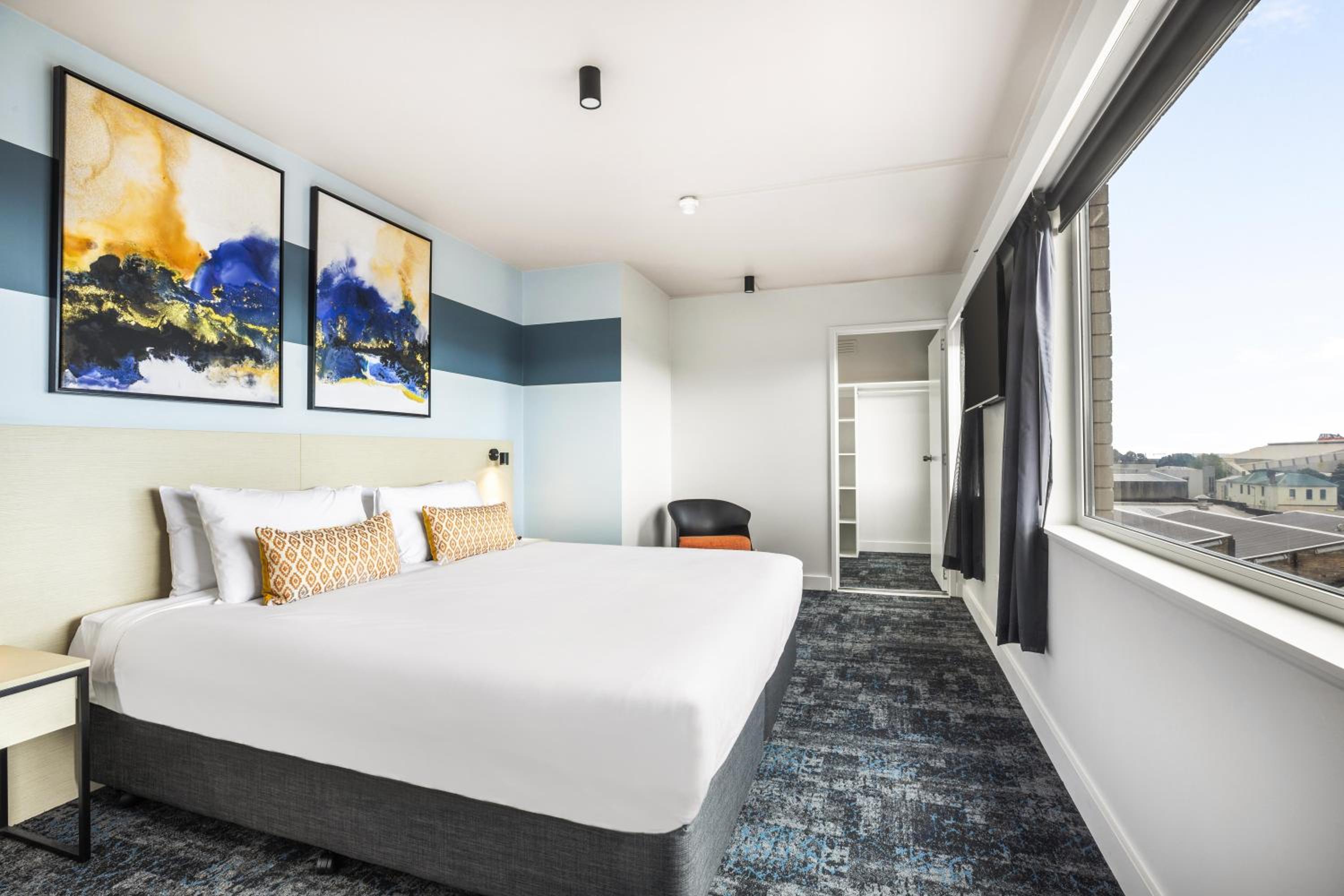 Classic One-Bedroom Apartment with King Bed