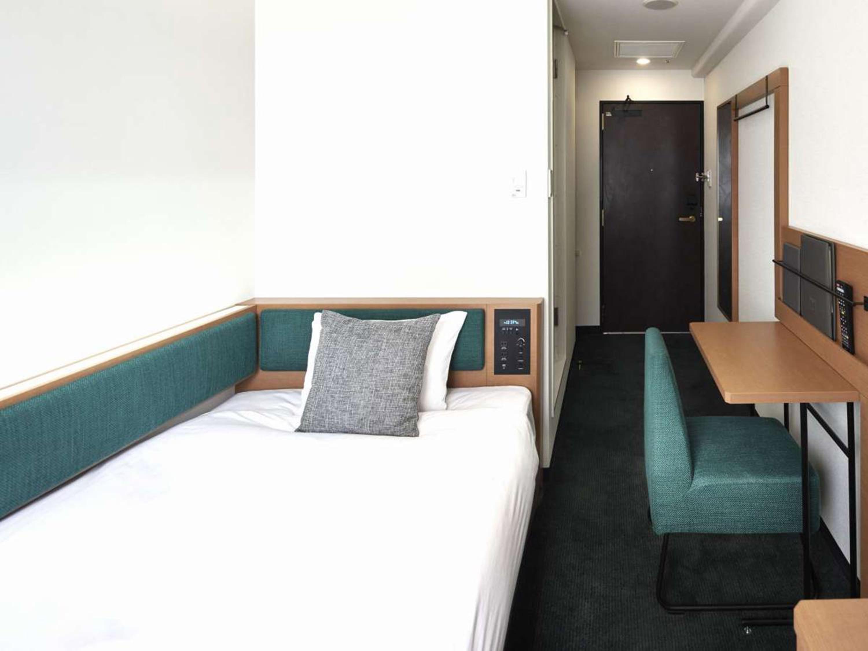 Single Room with Bathroom photo 2
