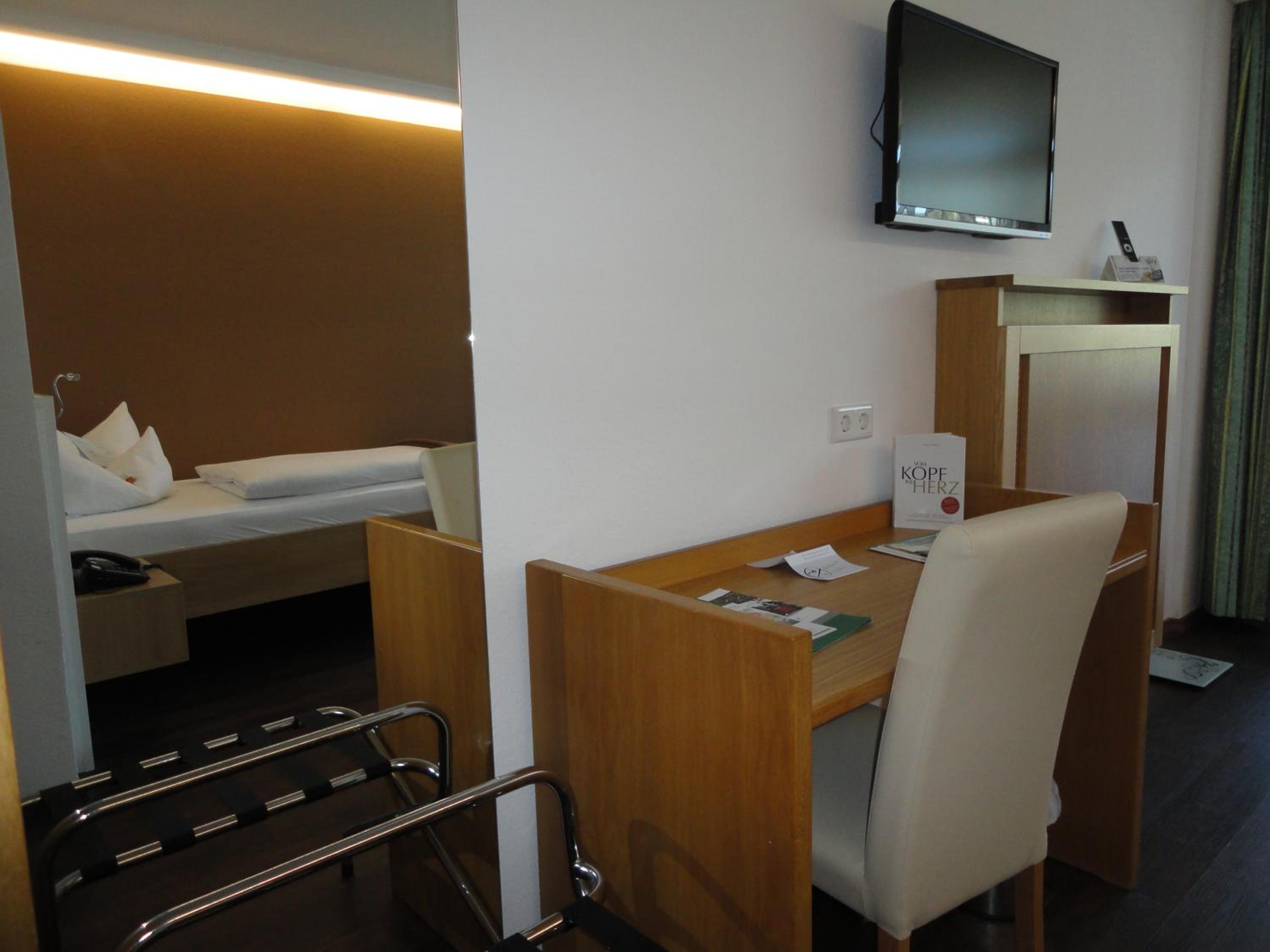 Single Room photo 2