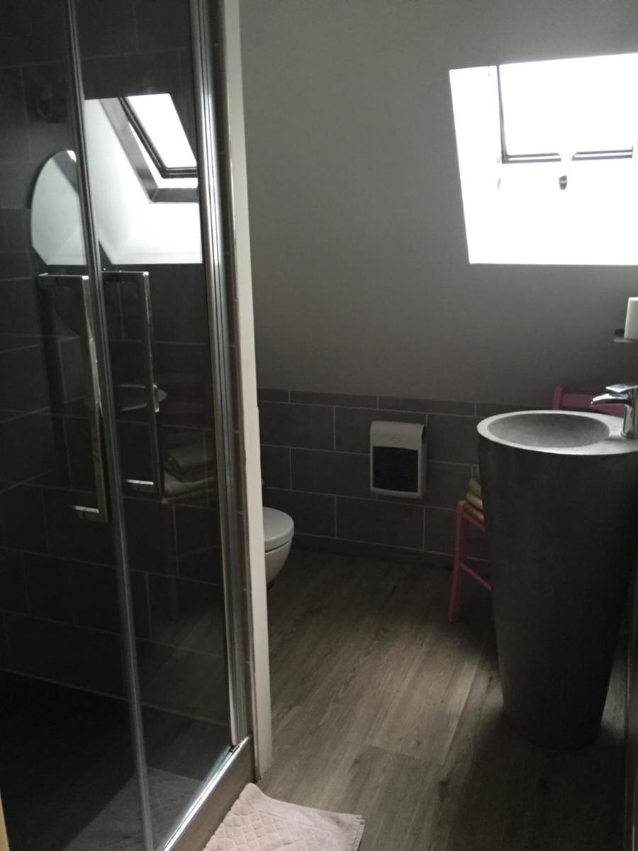 Double Room with Private Bathroom photo 2