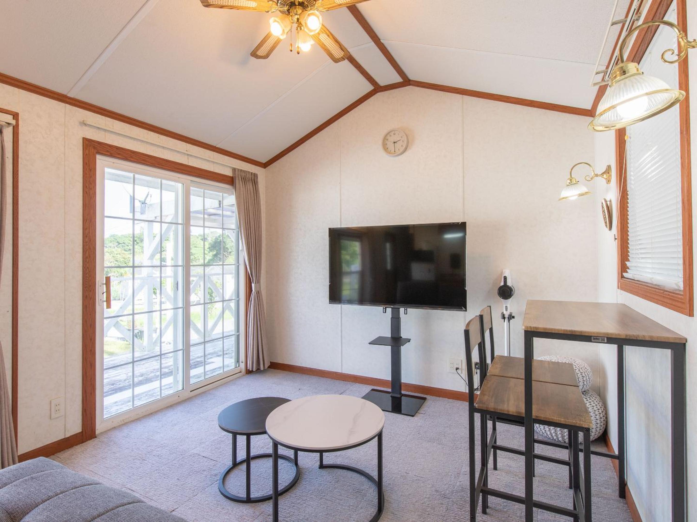 One-Bedroom House photo 3