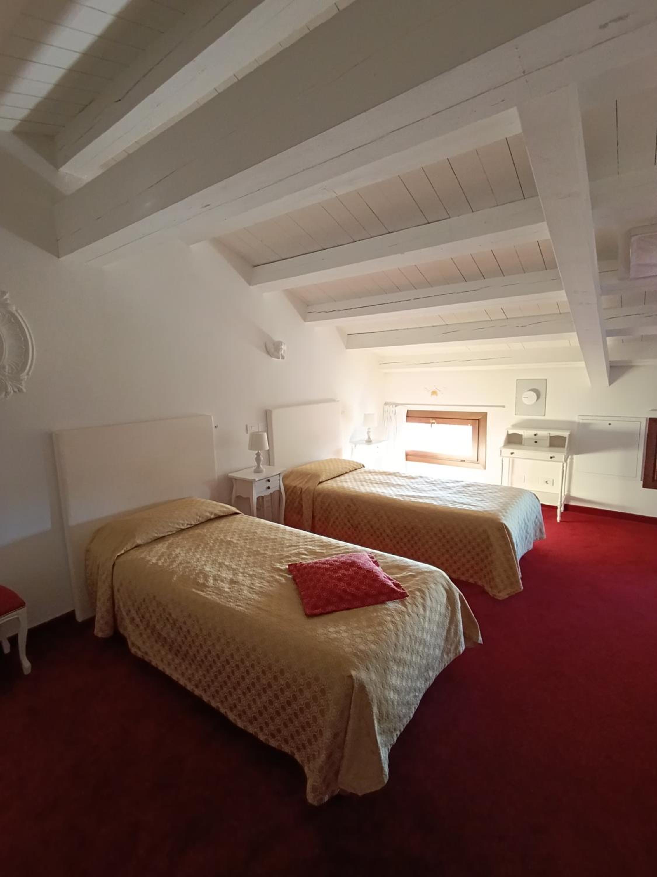 Deluxe Single Room