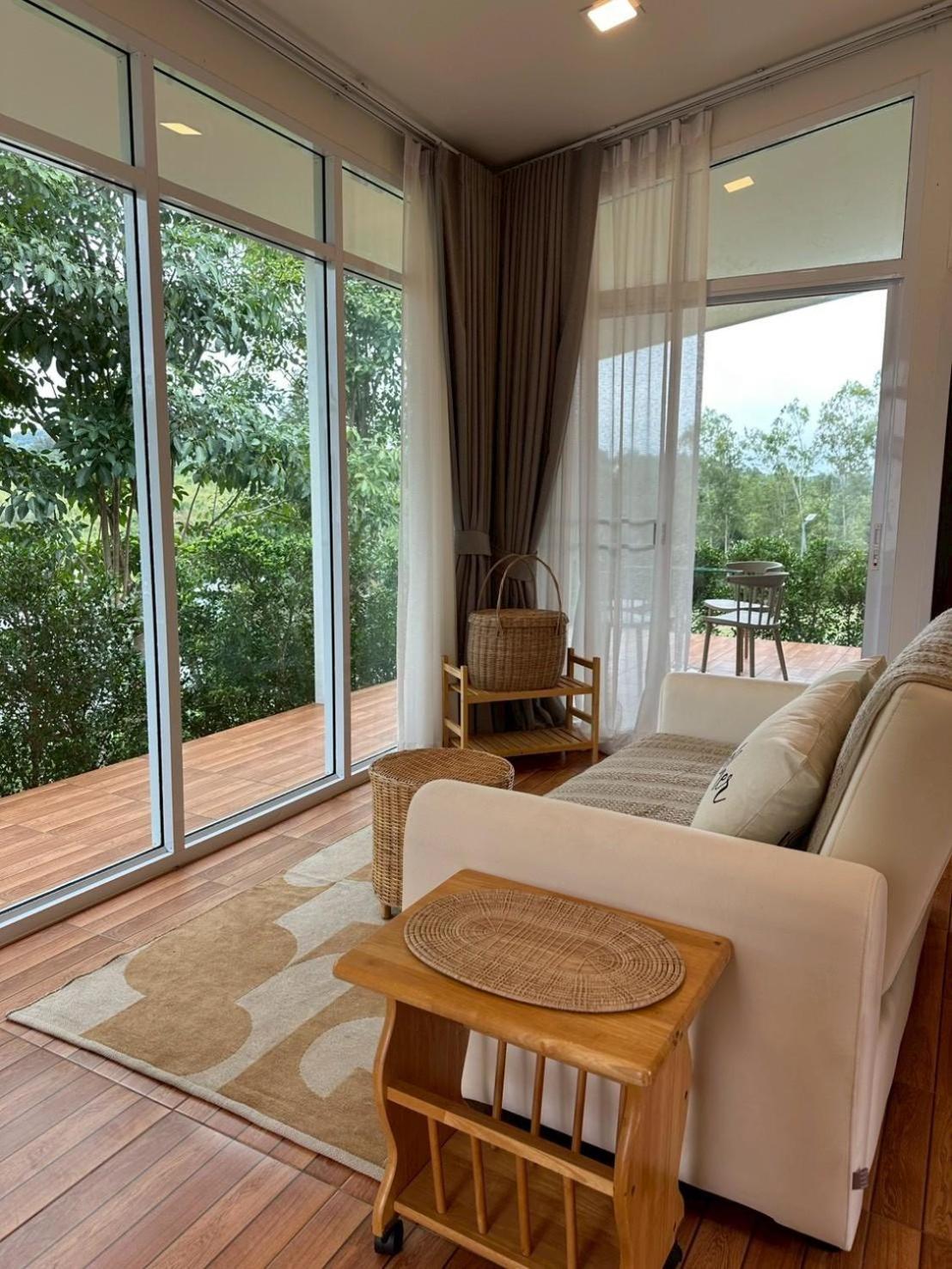 Family Room with Terrace photo 2