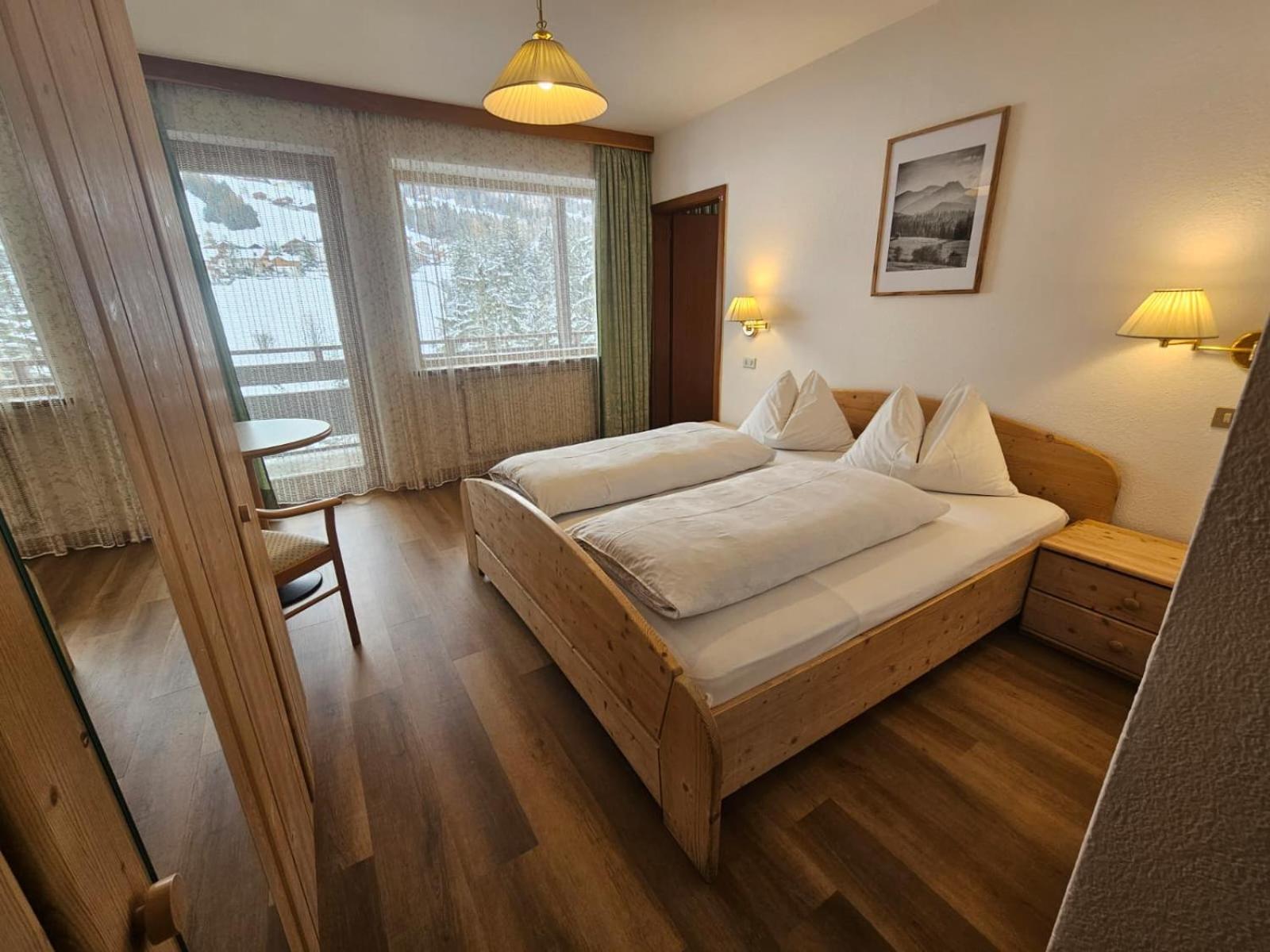 Quadruple Room with Mountain View photo 2