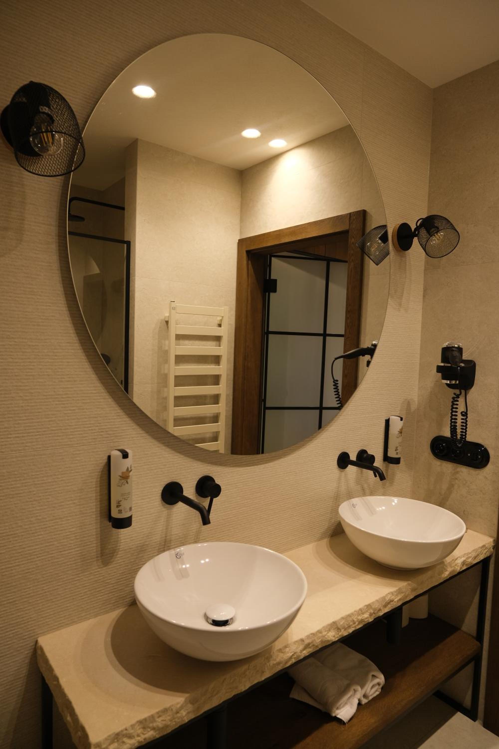Deluxe Triple Room photo 3