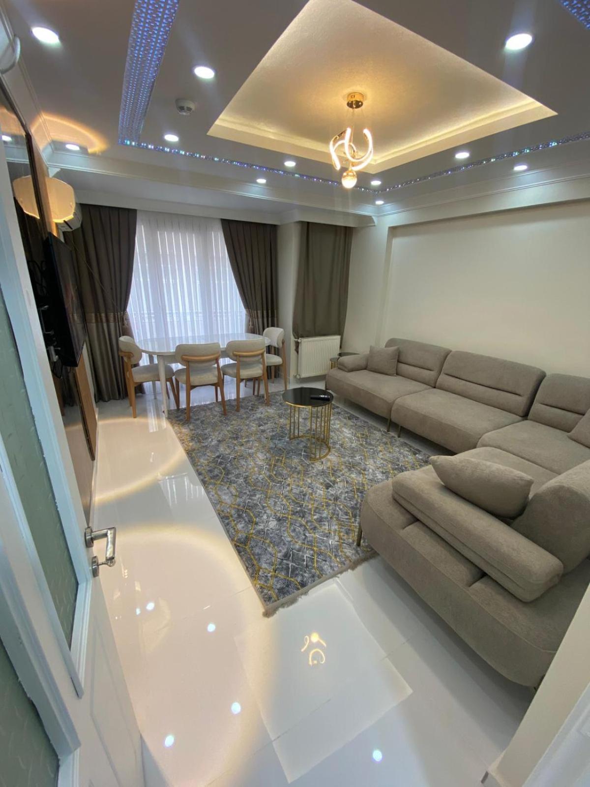 Apartment with Balcony photo 1